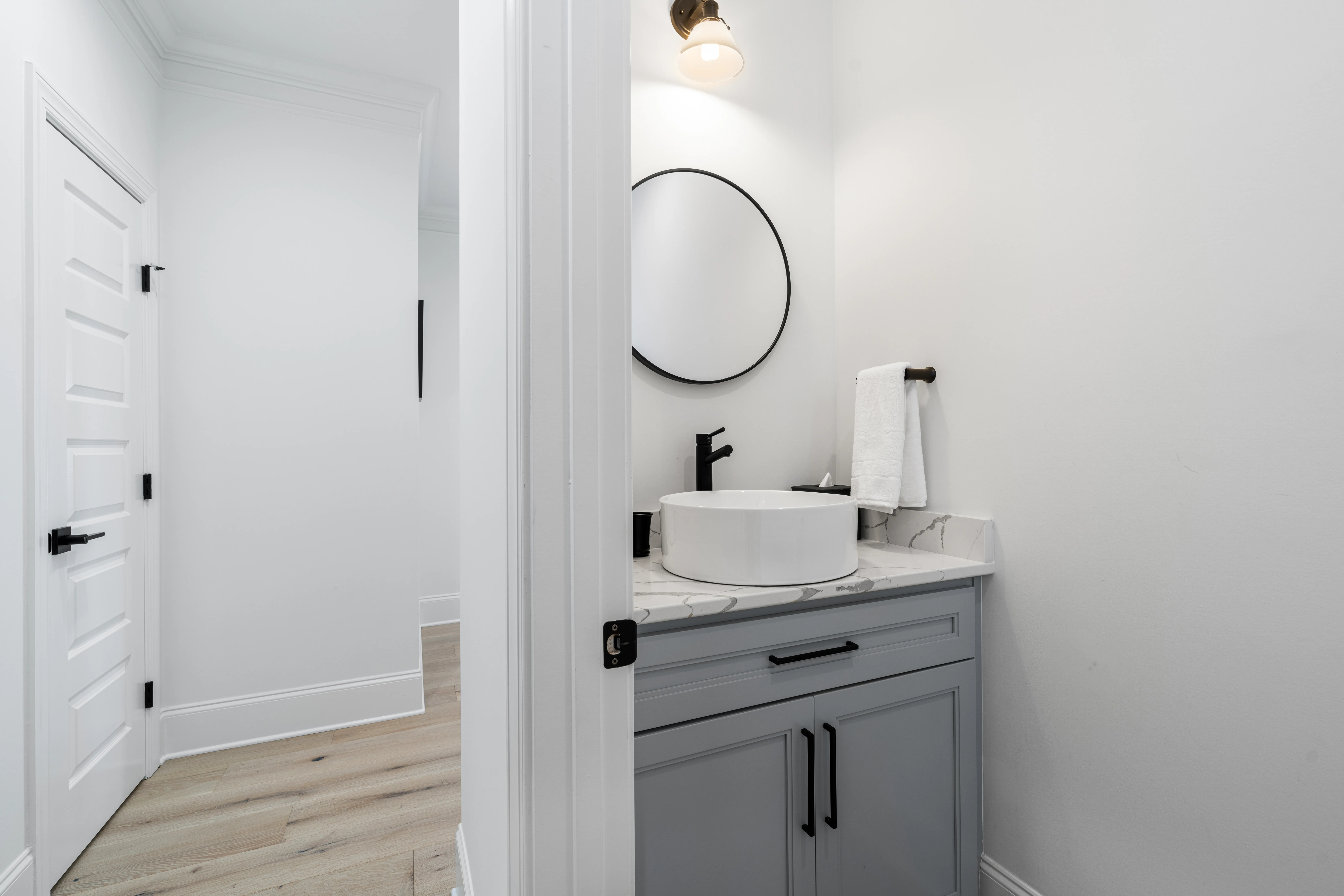 Bathroom 1 - Image 3