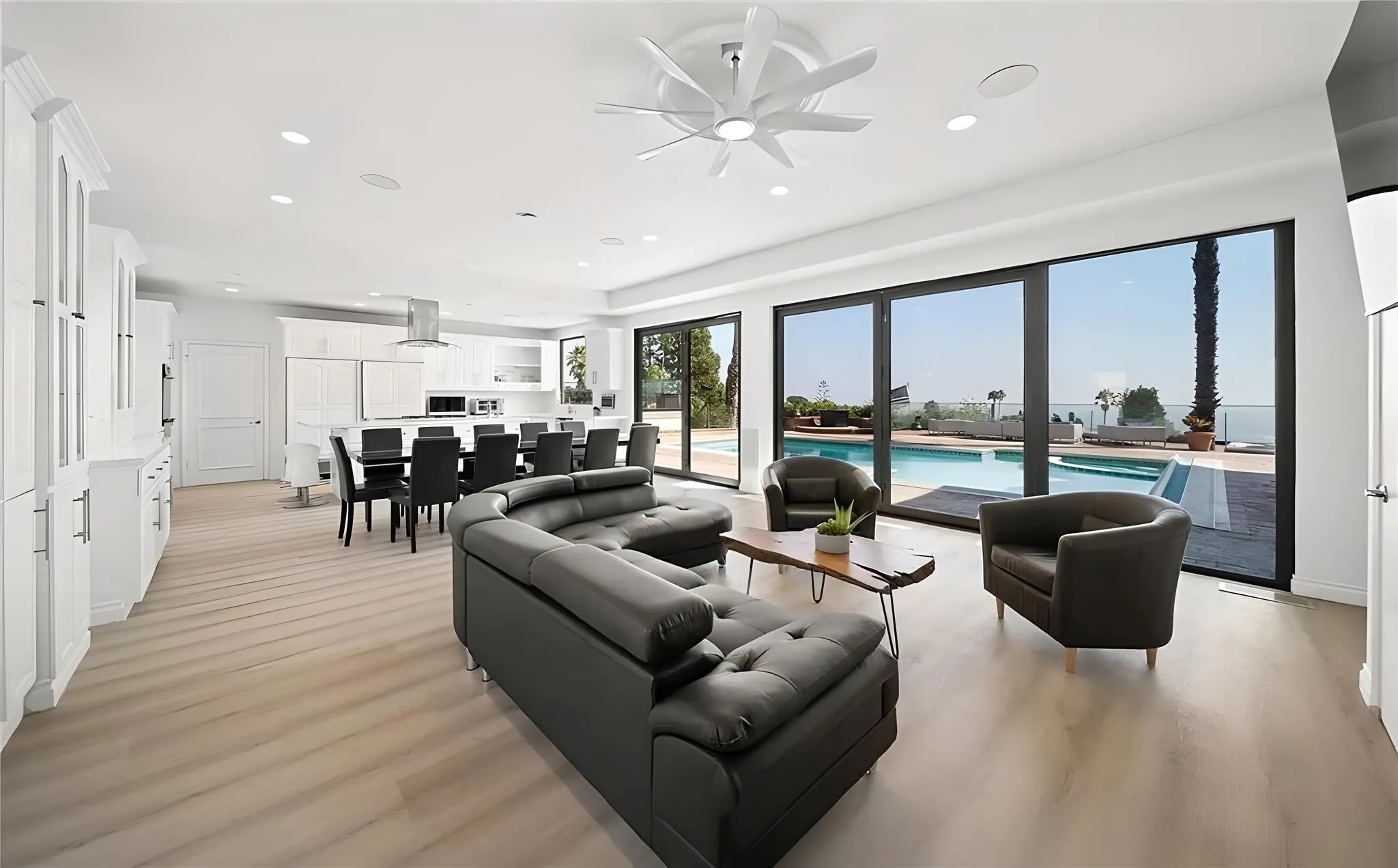 Willow Seacliff Hideout Peak