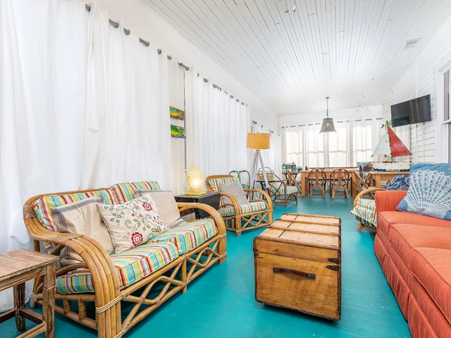 Wander Tybee Breakers