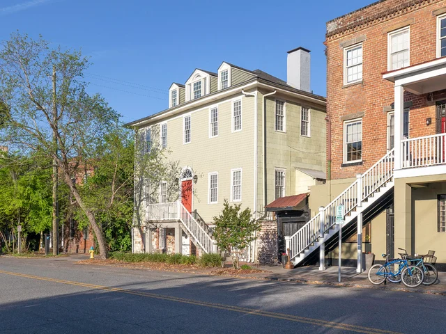 Wander Savannah Riverfront