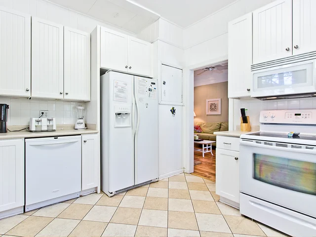 Wander Savannah Shores