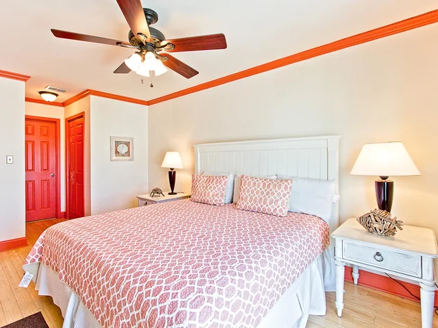 Wander Savannah Lighthouse