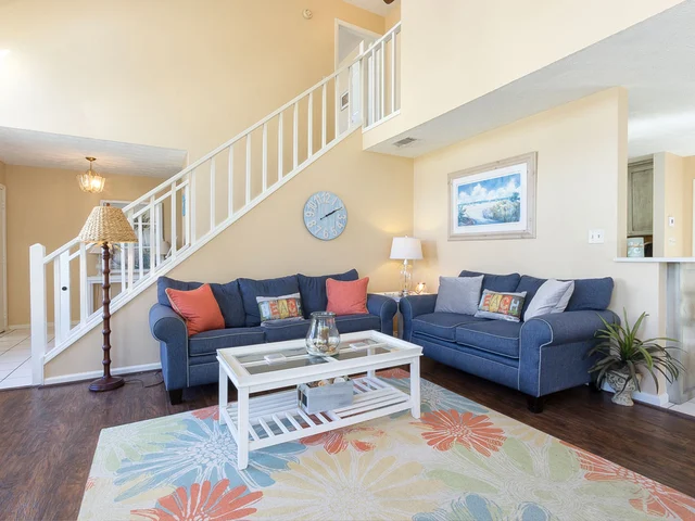 Wander Savannah Escape