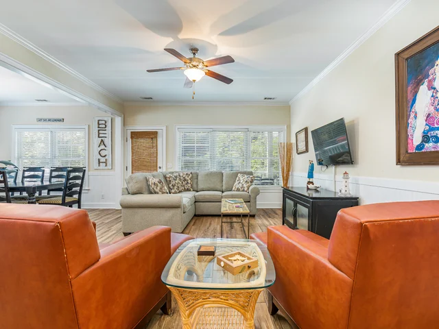 Wander Tybee Palmettos