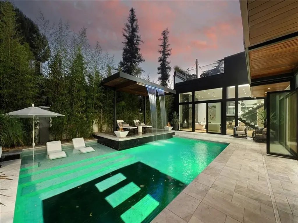 Timber Stunning Whispering