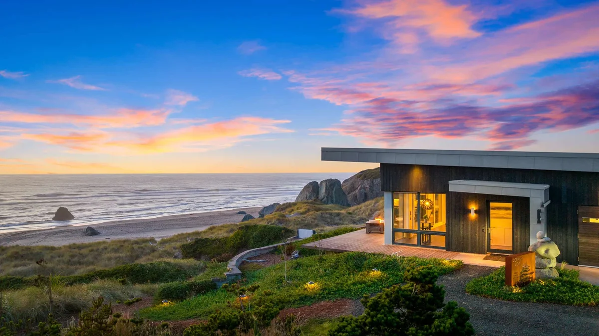 Home in Bandon property photo 3
