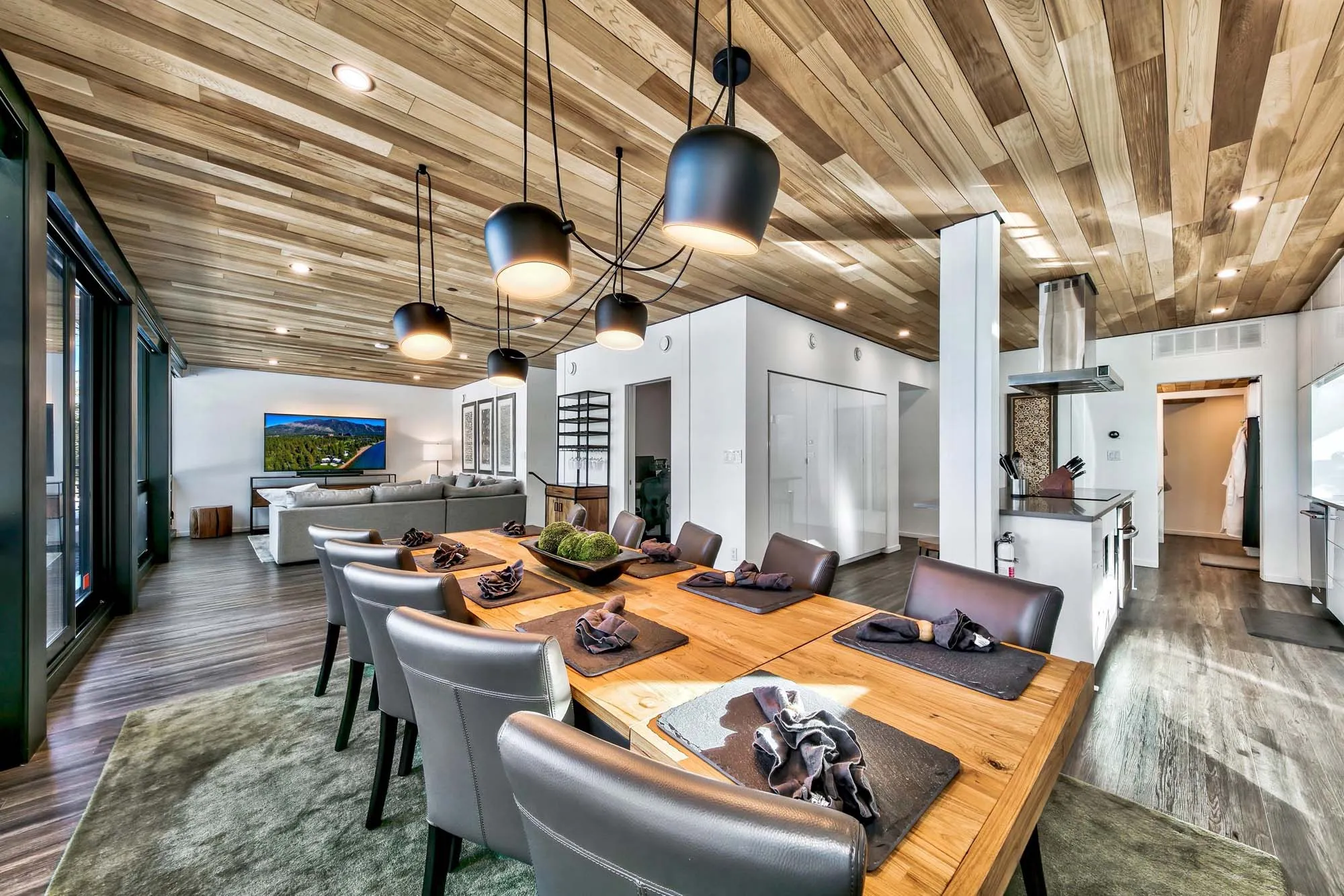 Chic Seacliff Marina Manor