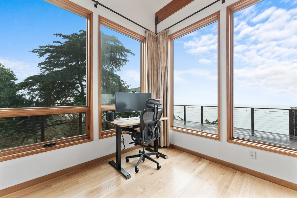 Oceanfront Falls Nest