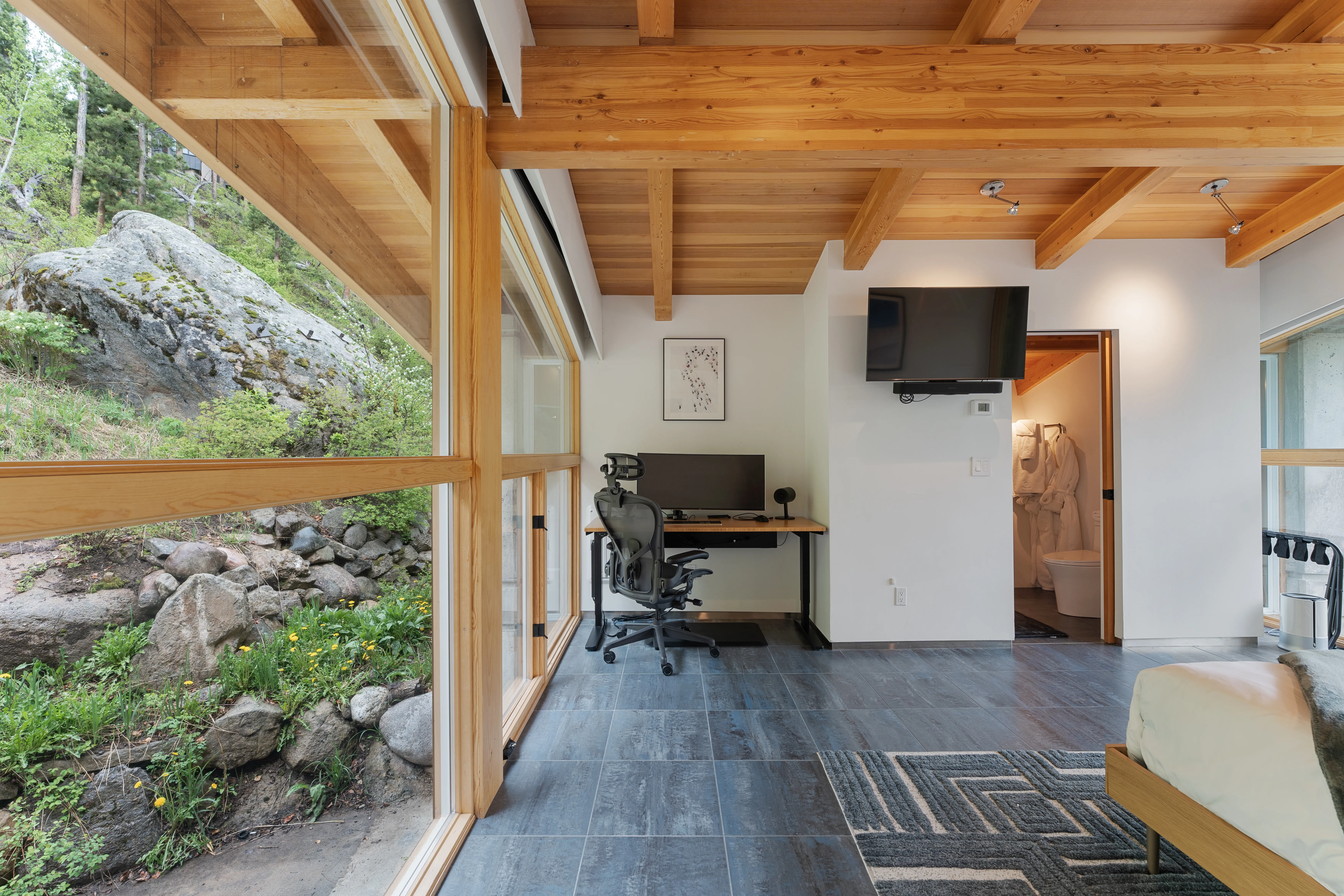 Manor Oasis Deer Hideaway