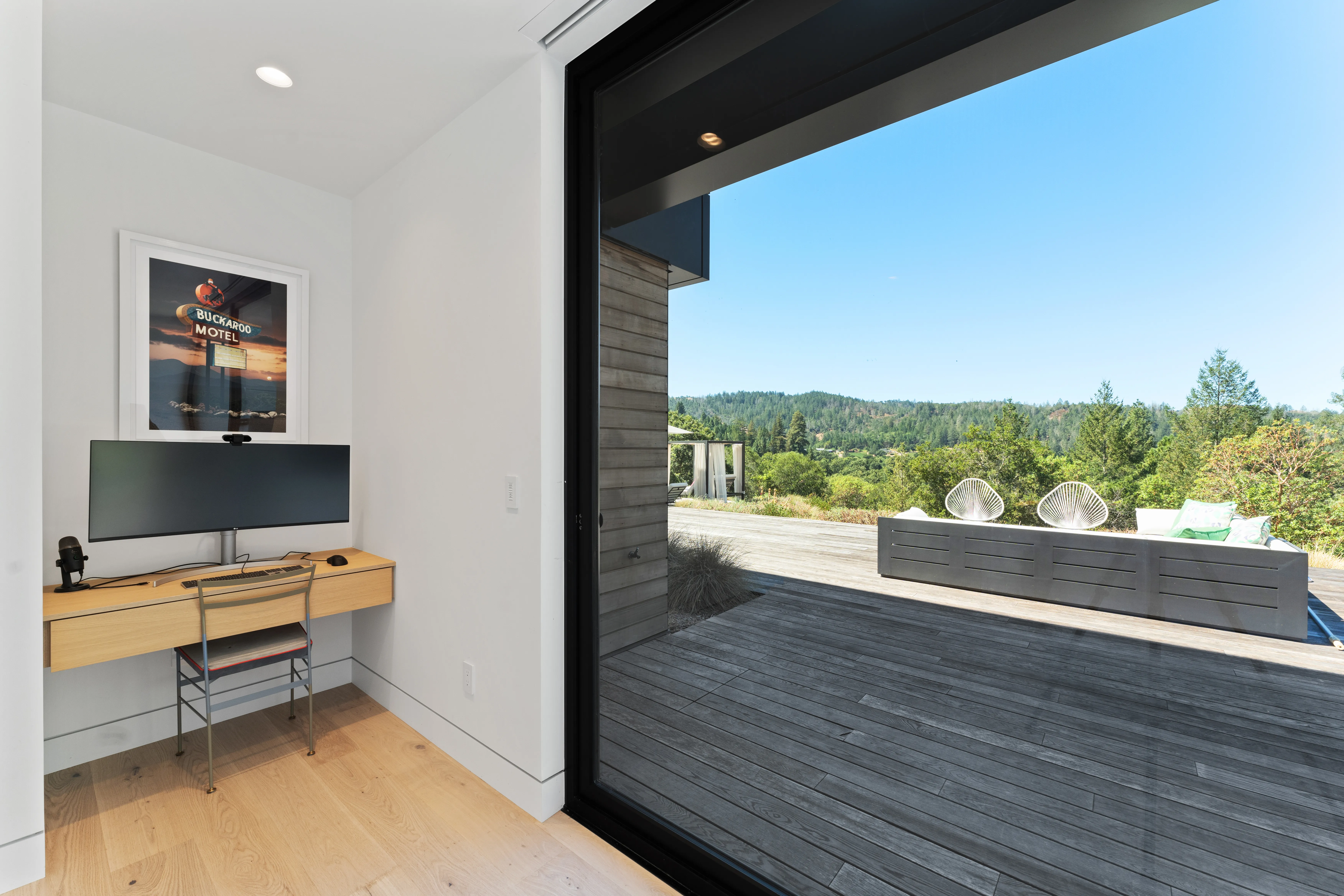 Stunning Cliffside Deck Starlight