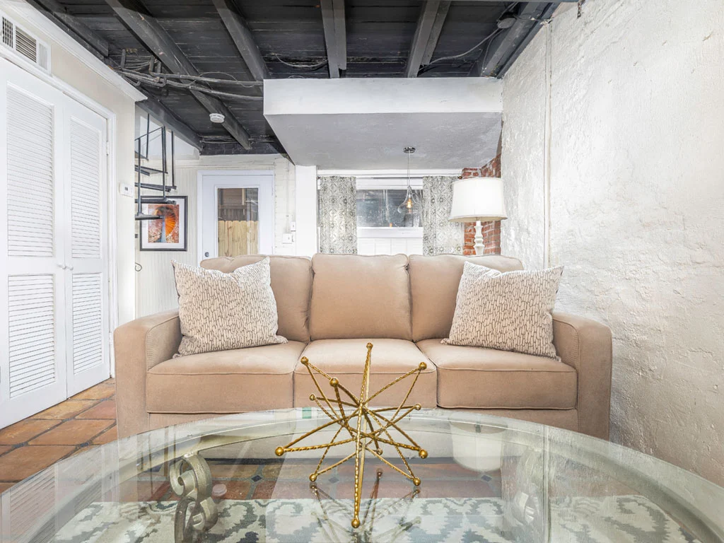 Southern Belle Carriage House - Image 3