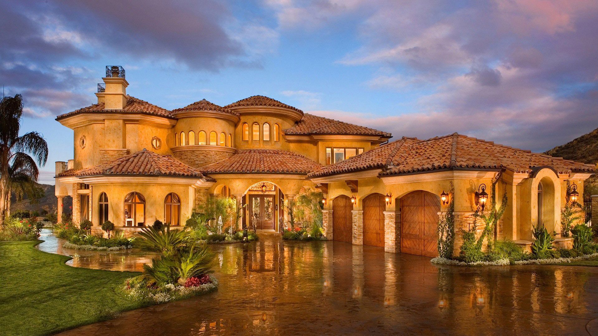 Track - Ocean Breeze Villa - Image 1