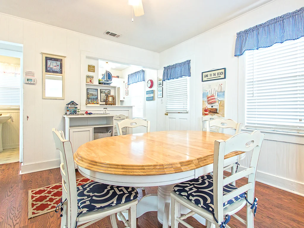 Little House - Image 5