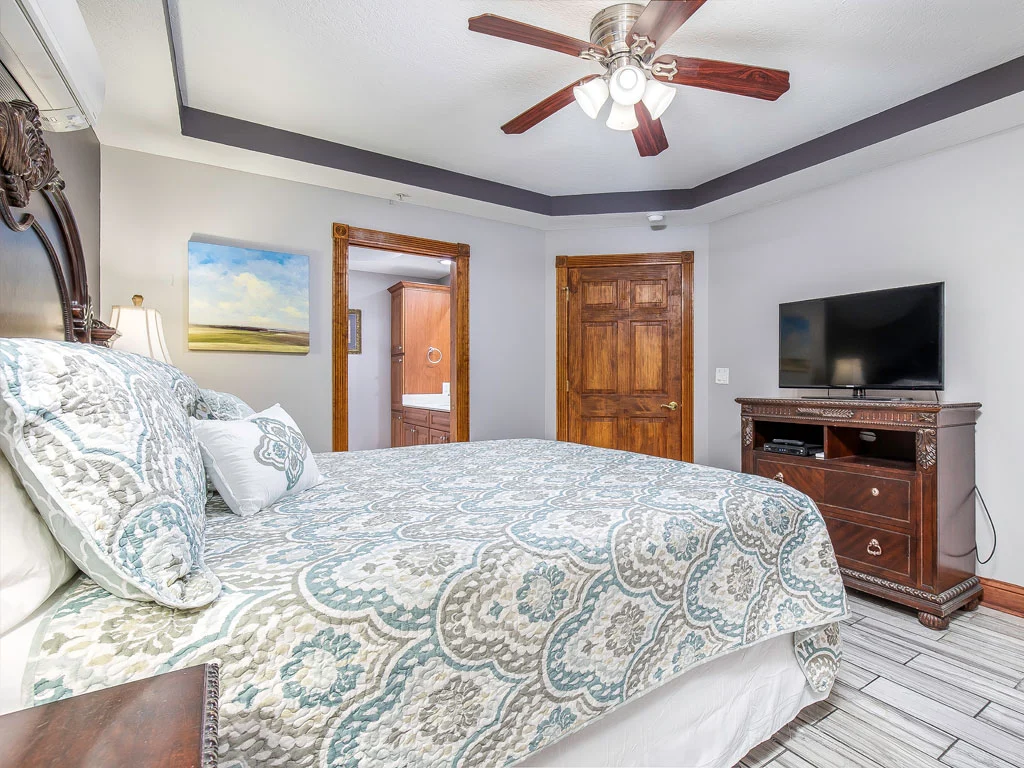 Colony 221 - Image 5