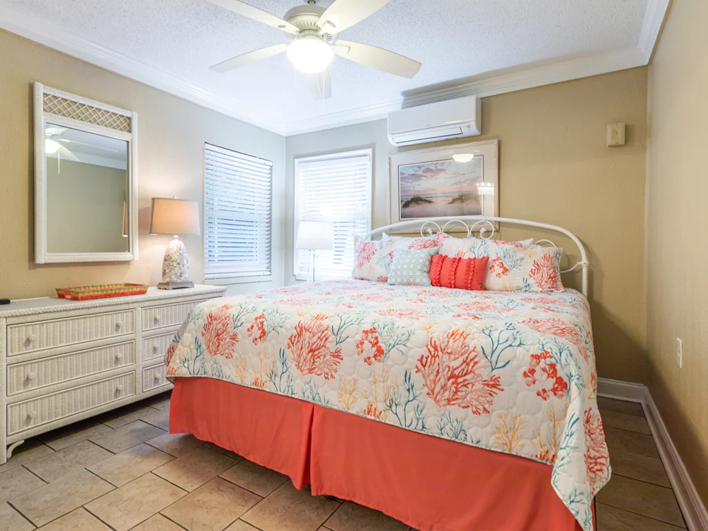 Captains Quarters B - Image 5