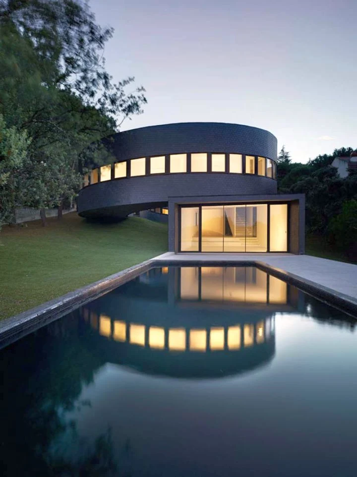 Future House - Image 5