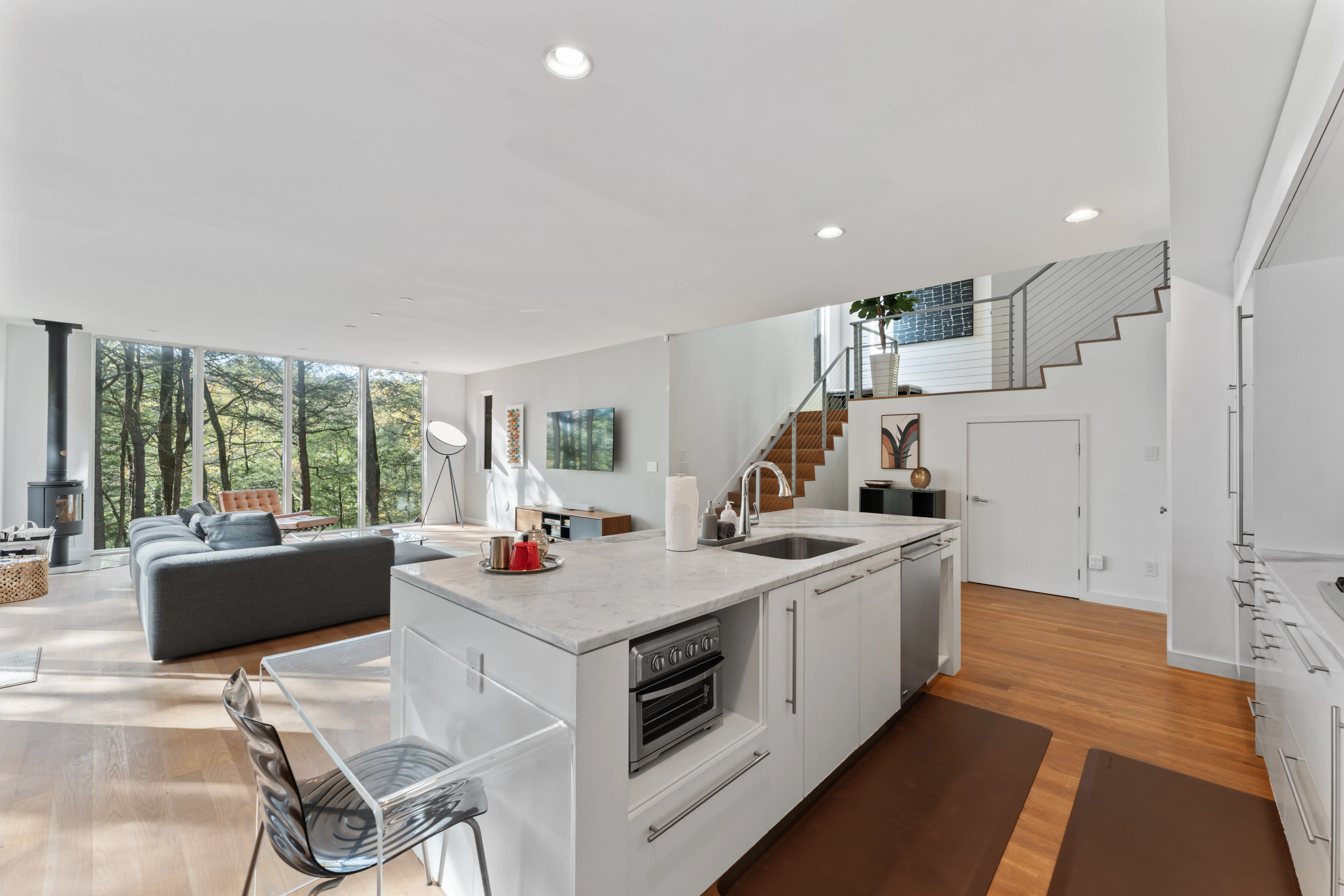 Beachside Harborfront Nook - Image 5
