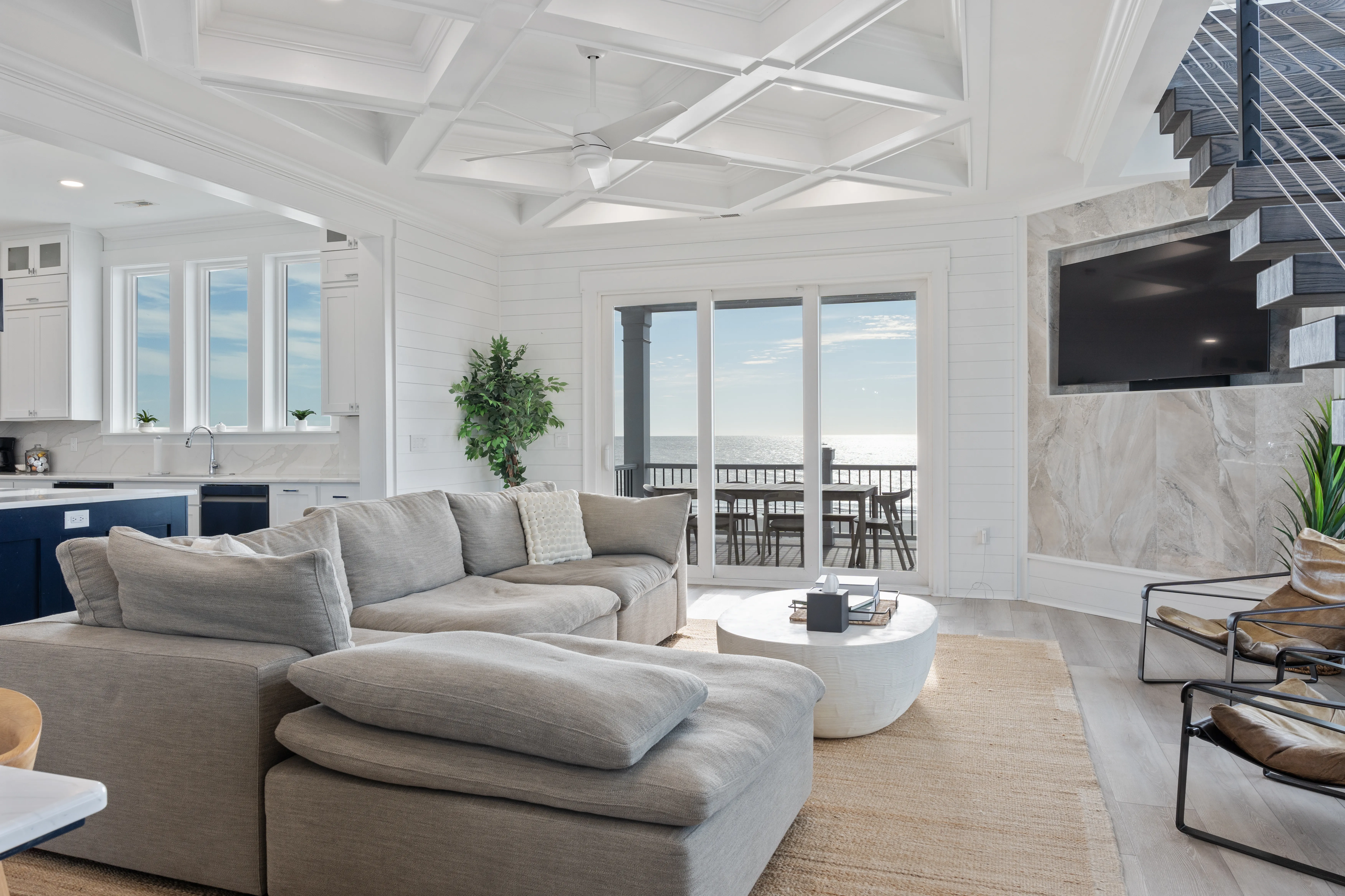 Timber Rustic Harborfront Bay - Image 2