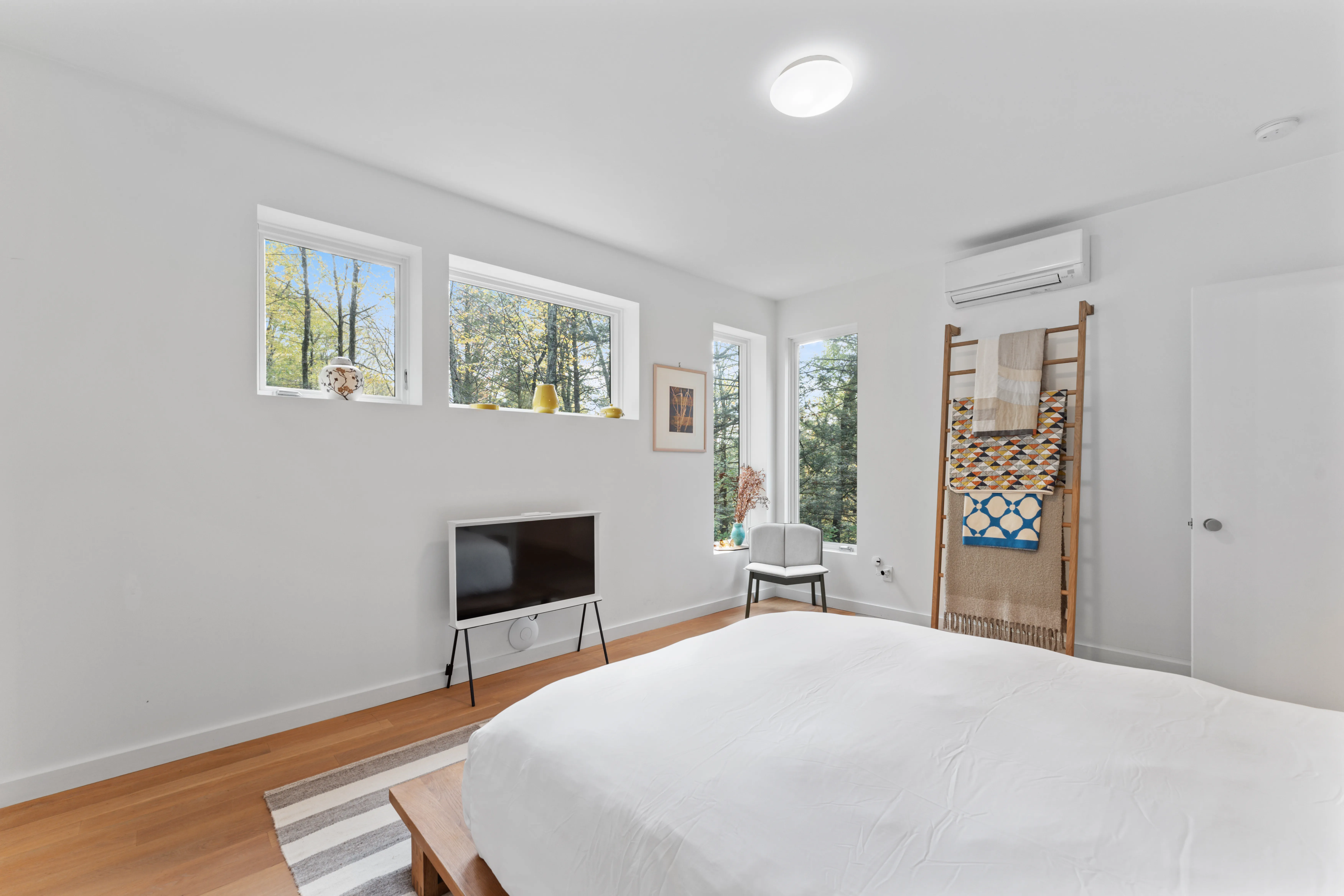 Nook Skyline Brook Cedar