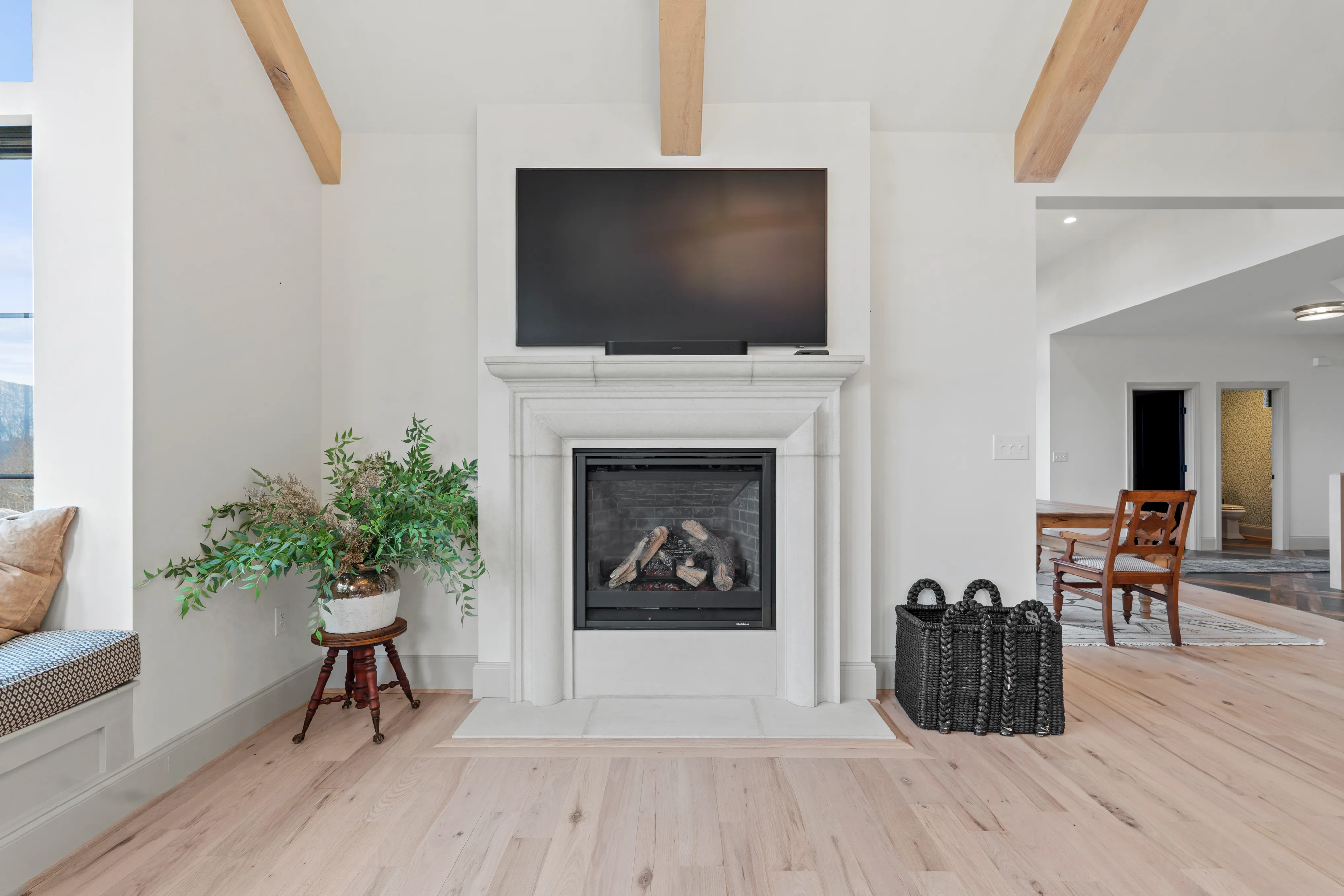 Serene Luxe Manor - Image 5