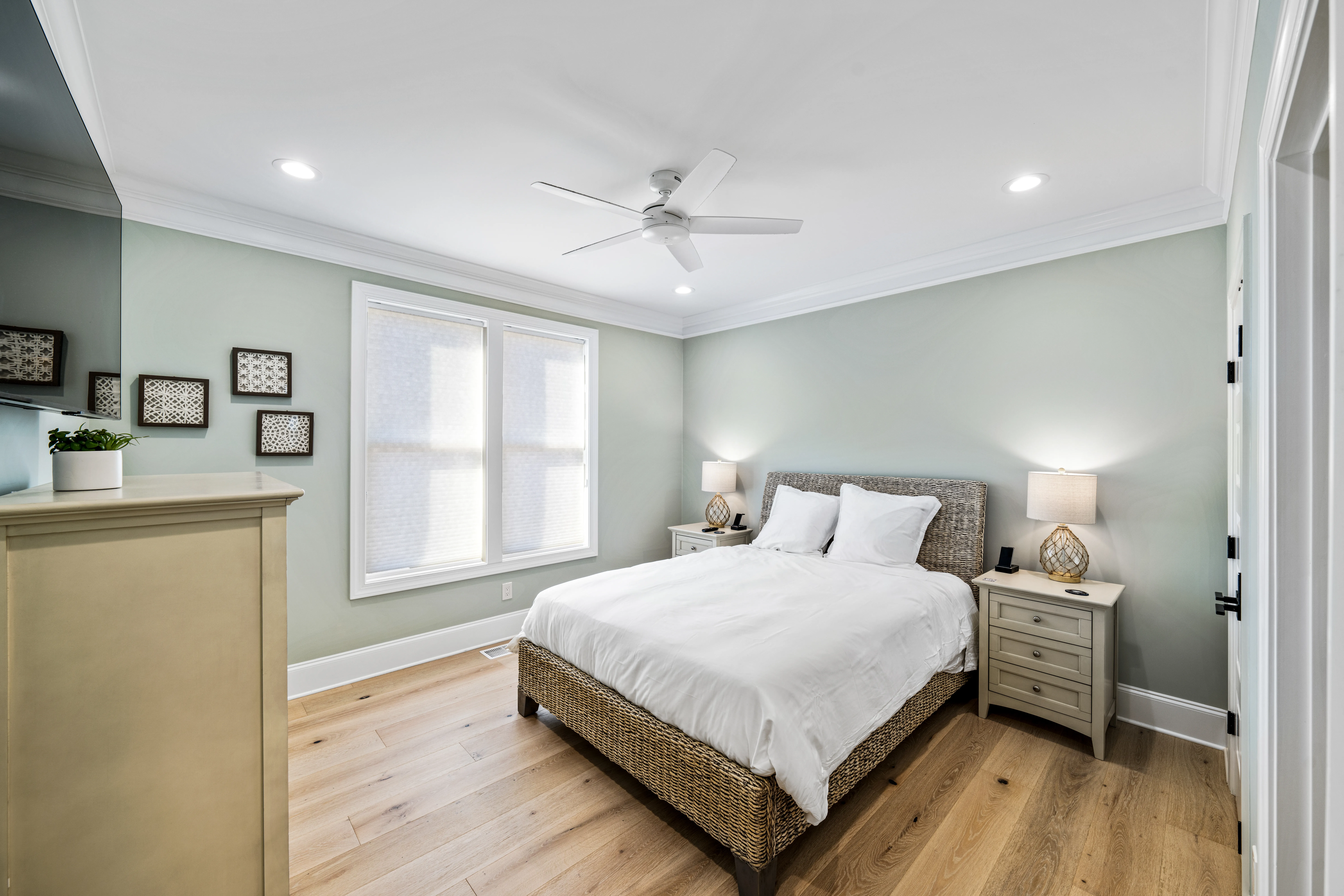 Harborview Birch Moonrise Harborhouse - Image 1