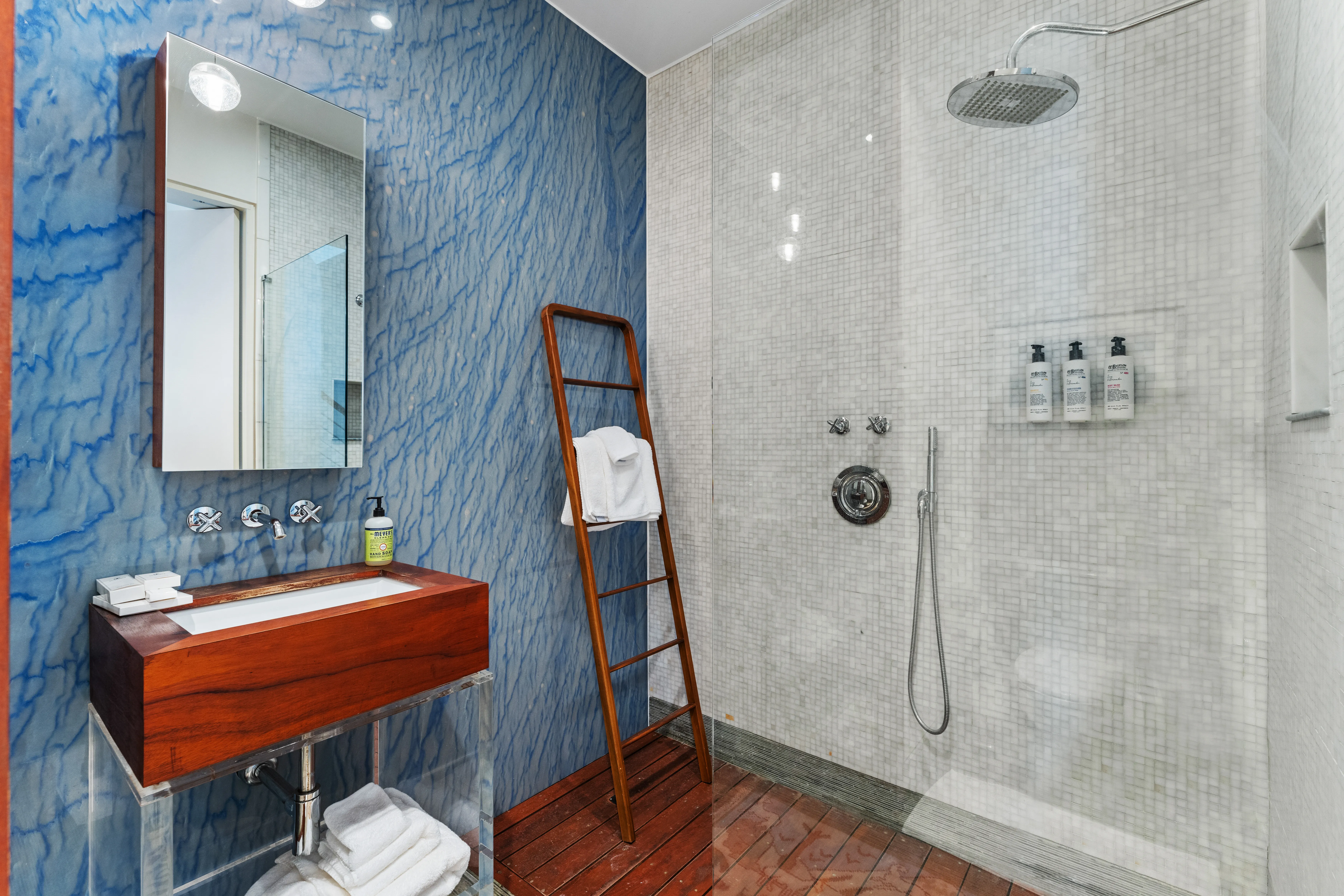 Modern Maple Coastal Harborview - Image 4