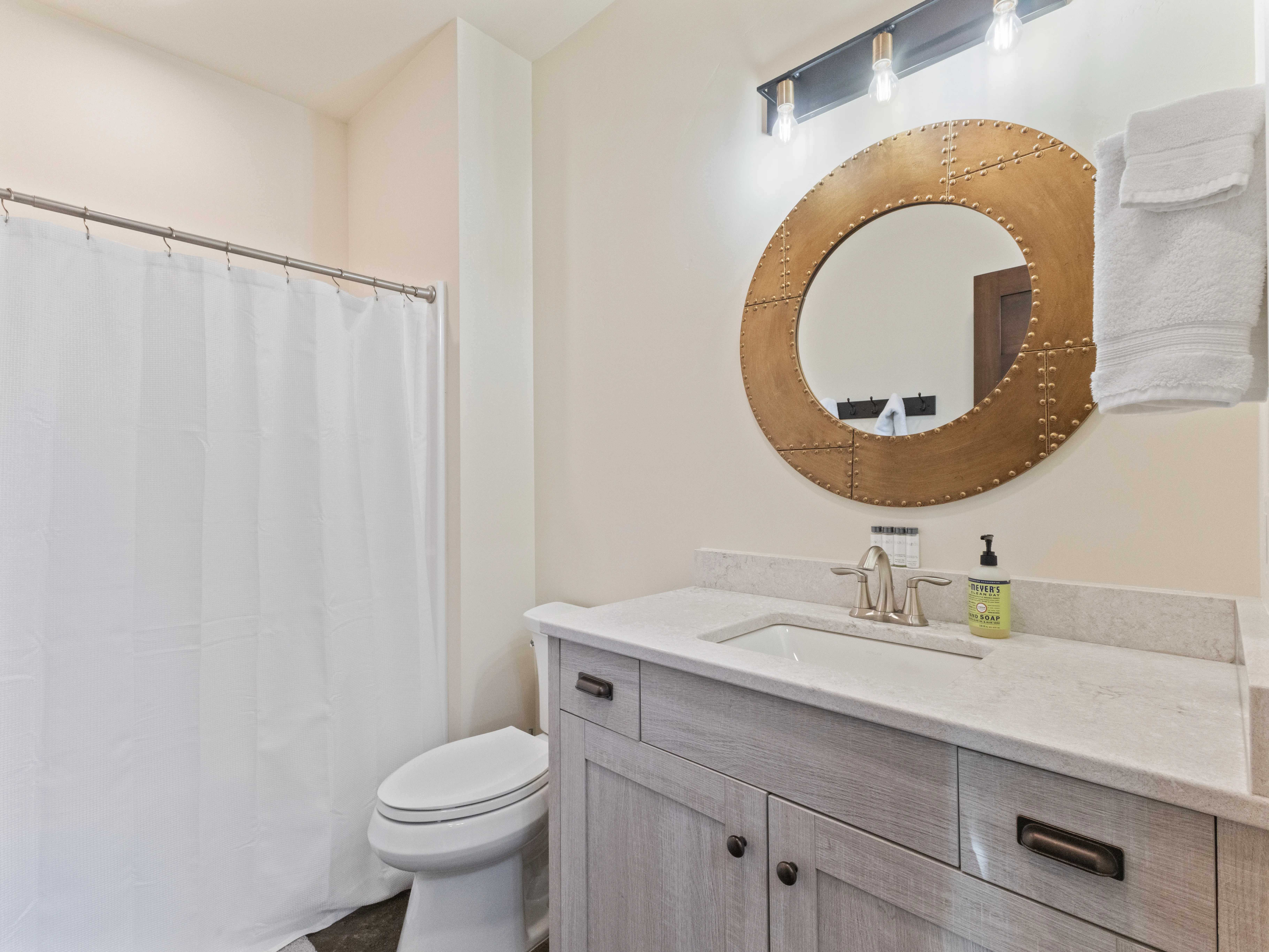 Cascade Luxe Bluestone - Image 3