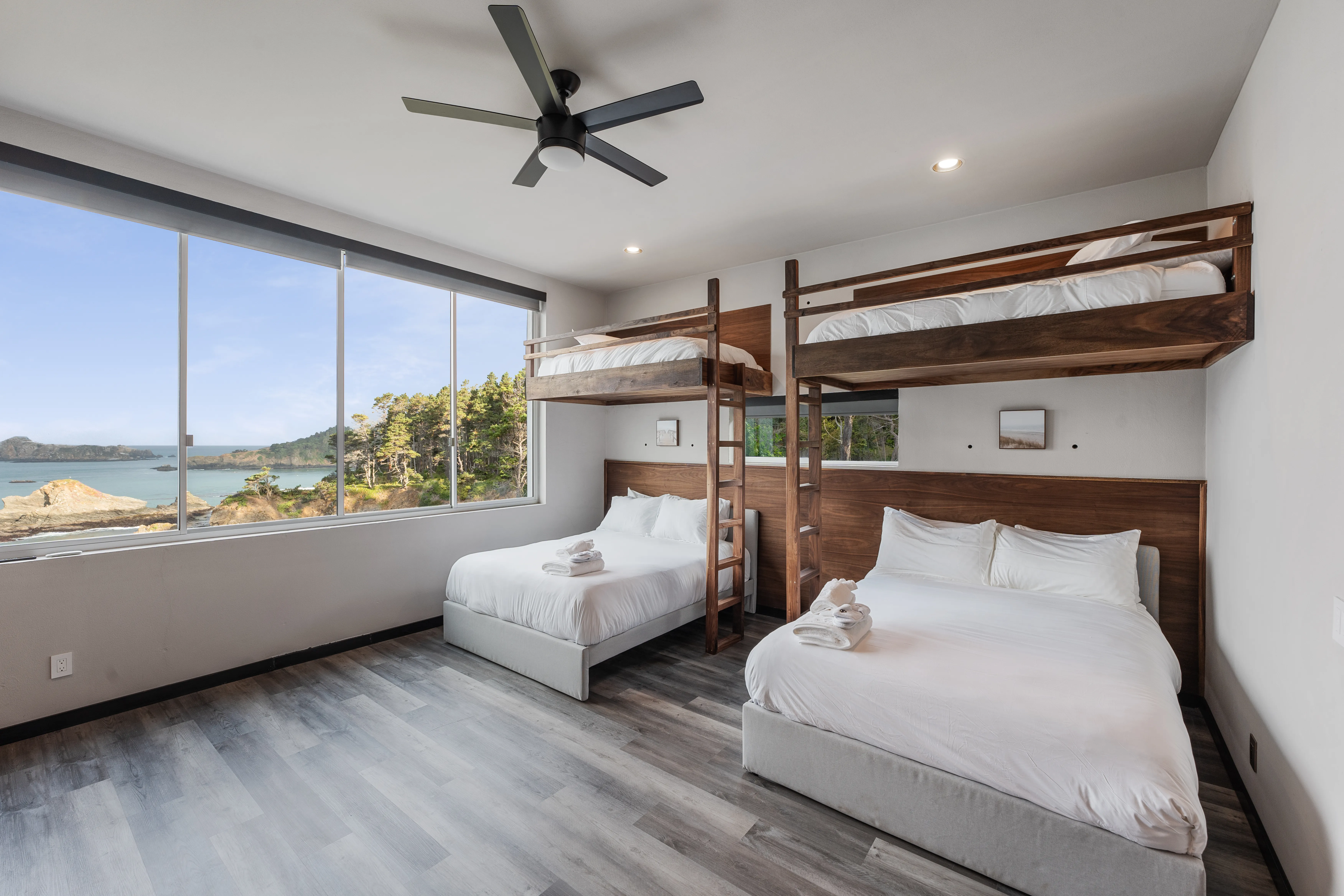 Panorama Spruce Brook Harborfront - Image 1