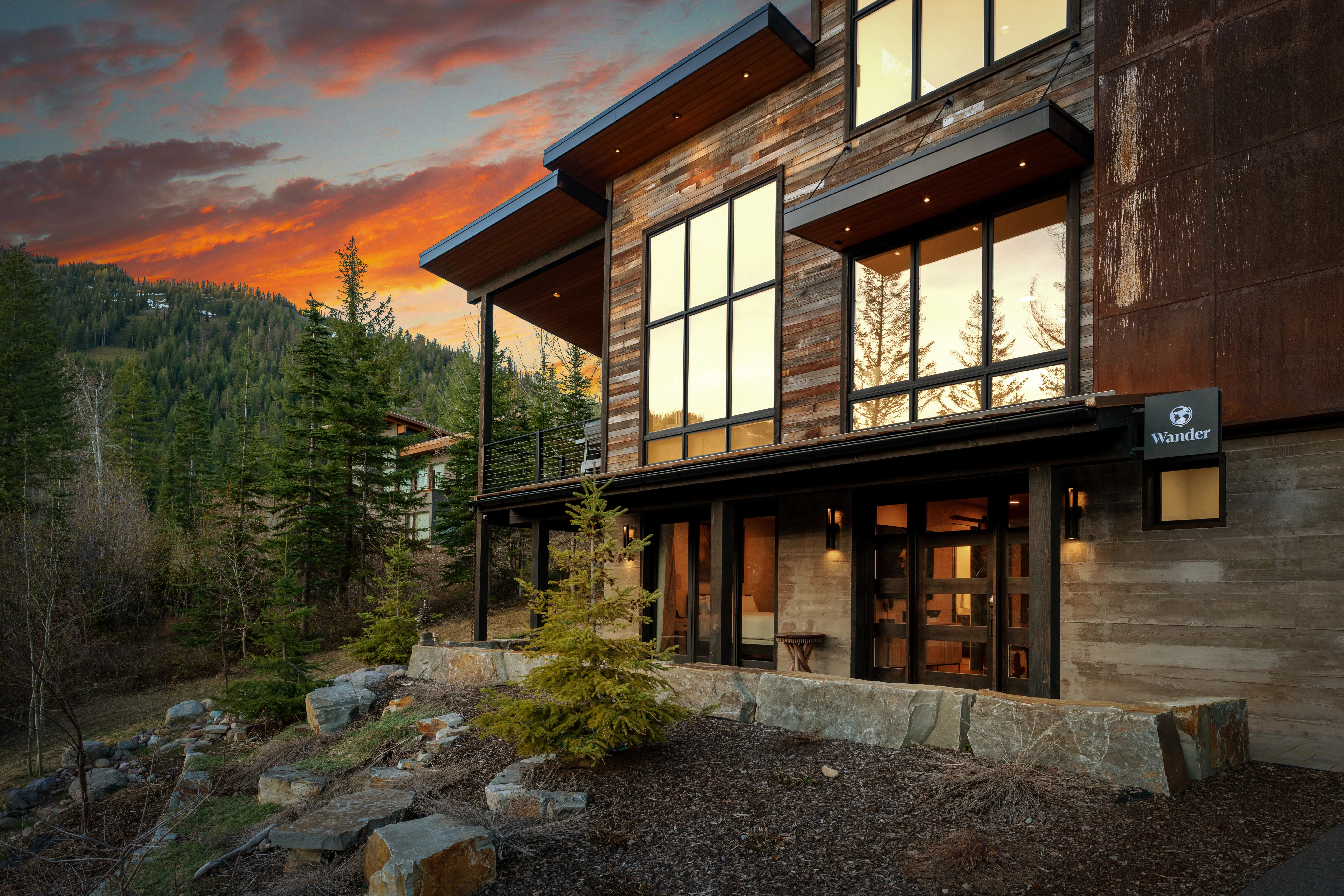Oceanfront Oasis Lowlands Lake - Image 5