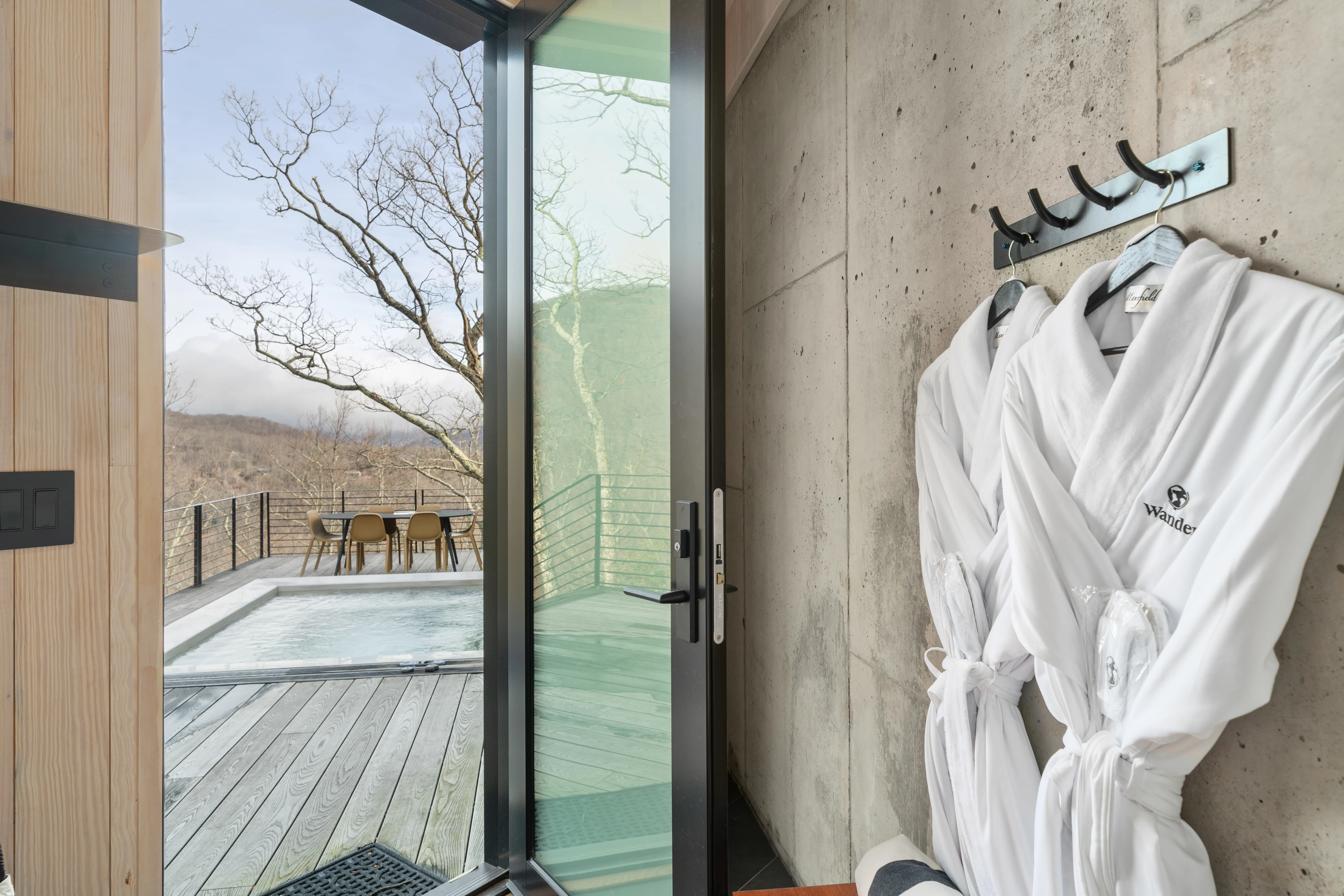 Luxe Loft - Image 4