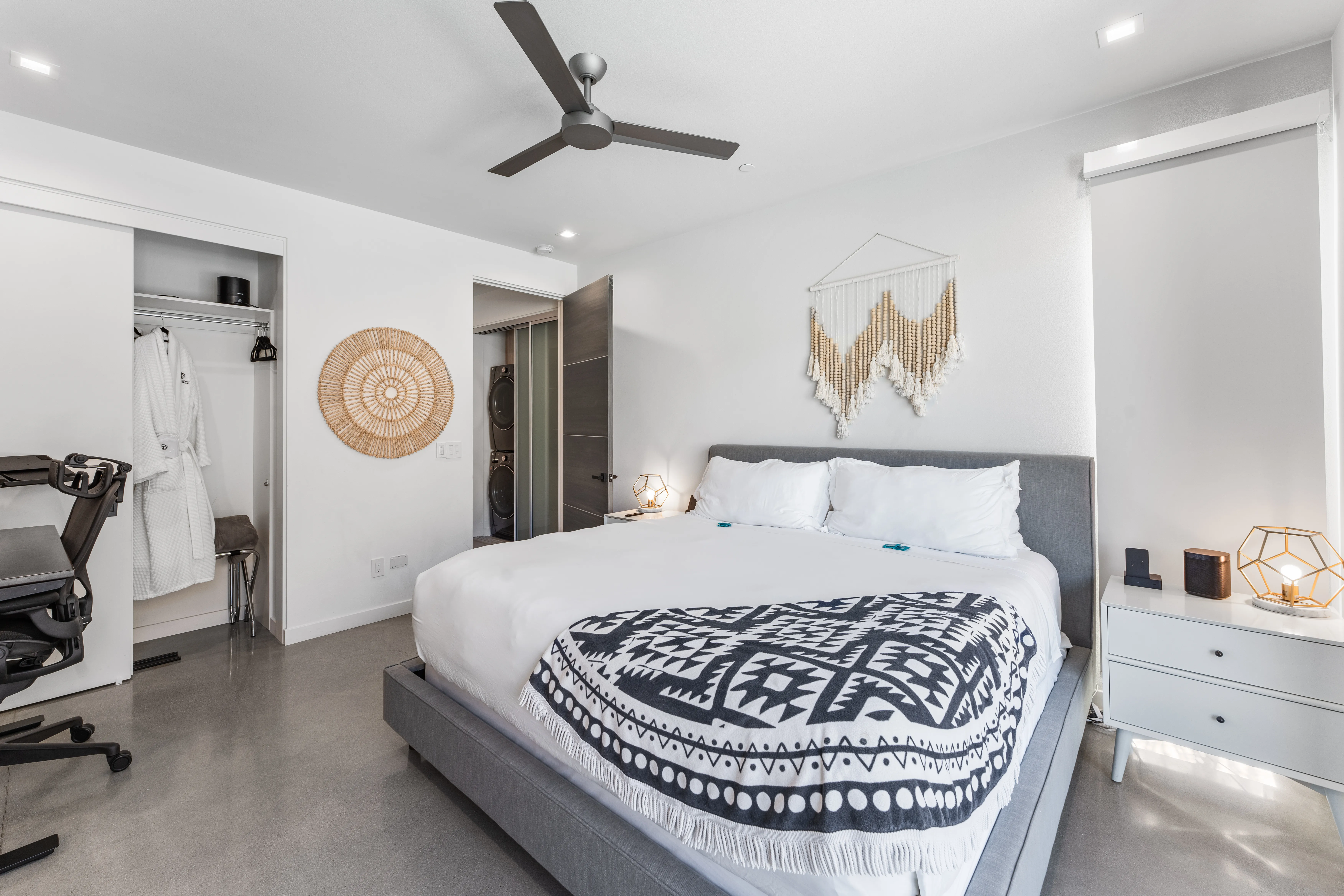 Landing Harborfront - Image 1