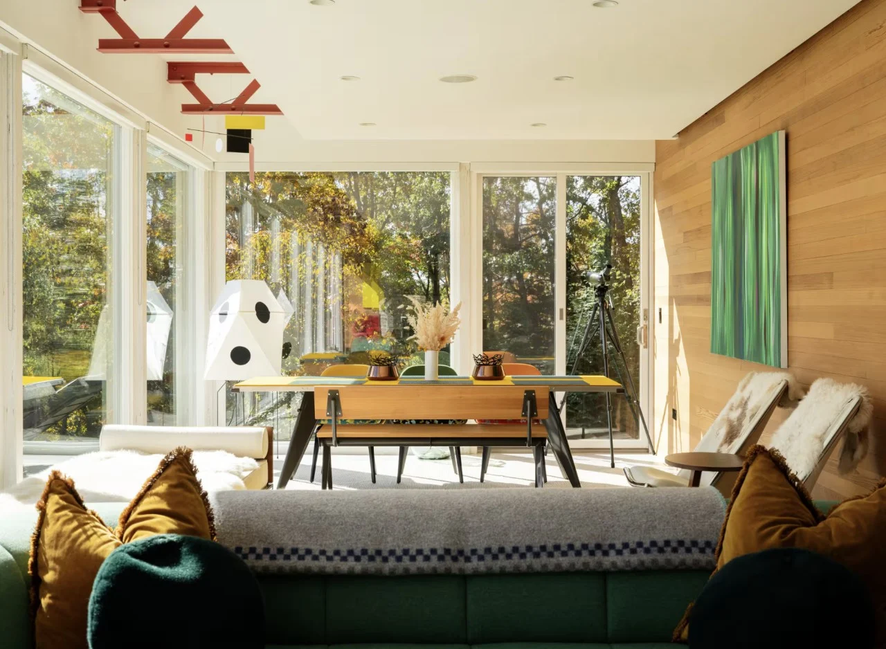 Hillcrest Glasshouse - a minimalist modern retreat