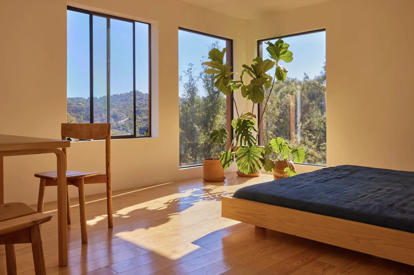 Modern tree house in the heart of Topanga canyon