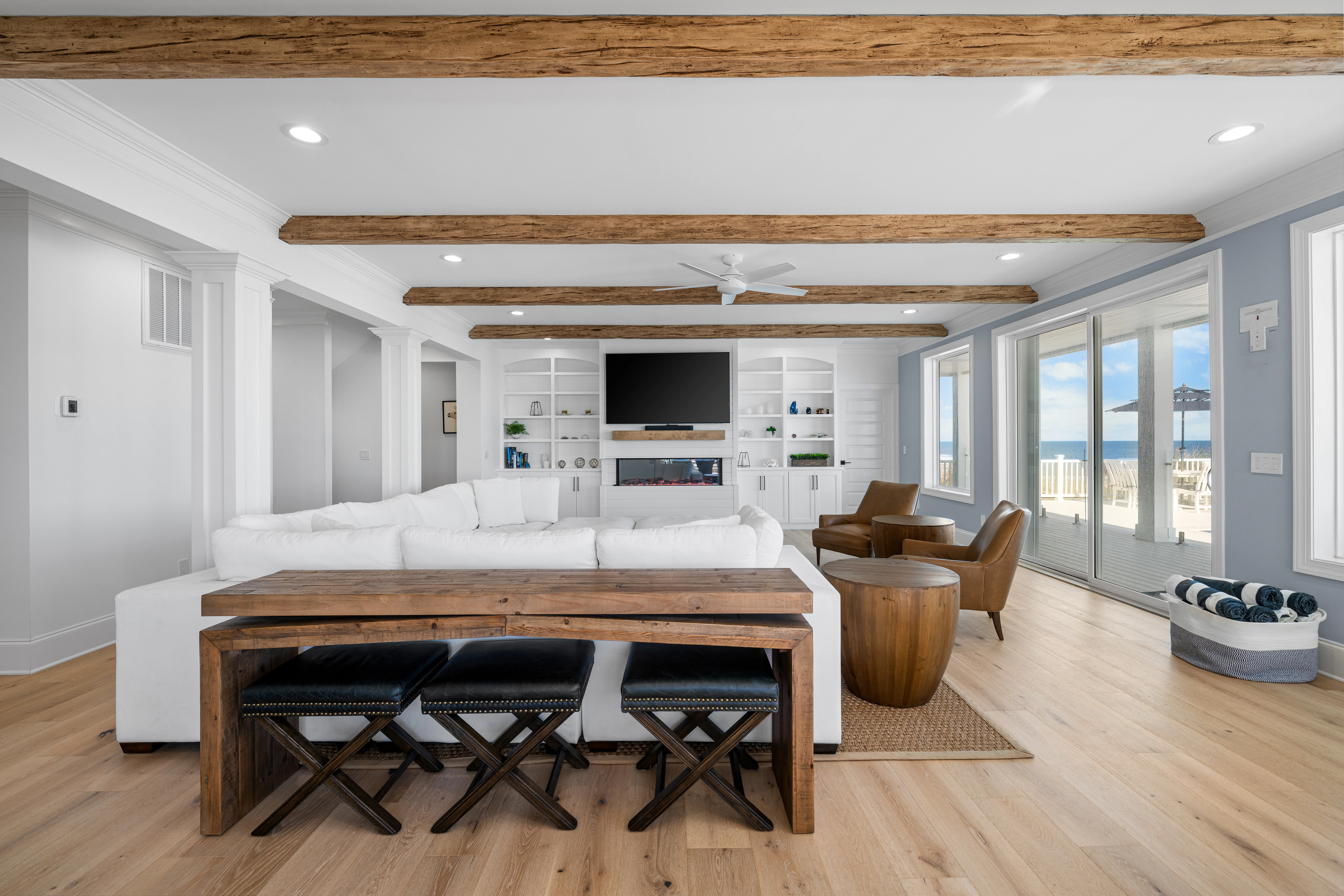 Luxe Harborview Lowlands Chic - Image 3