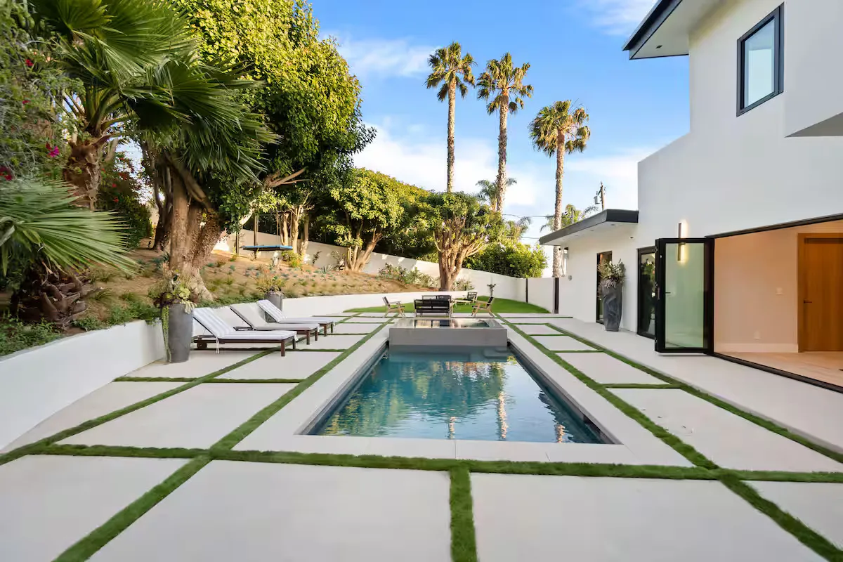 Modern Whispering Luxe - Image 4
