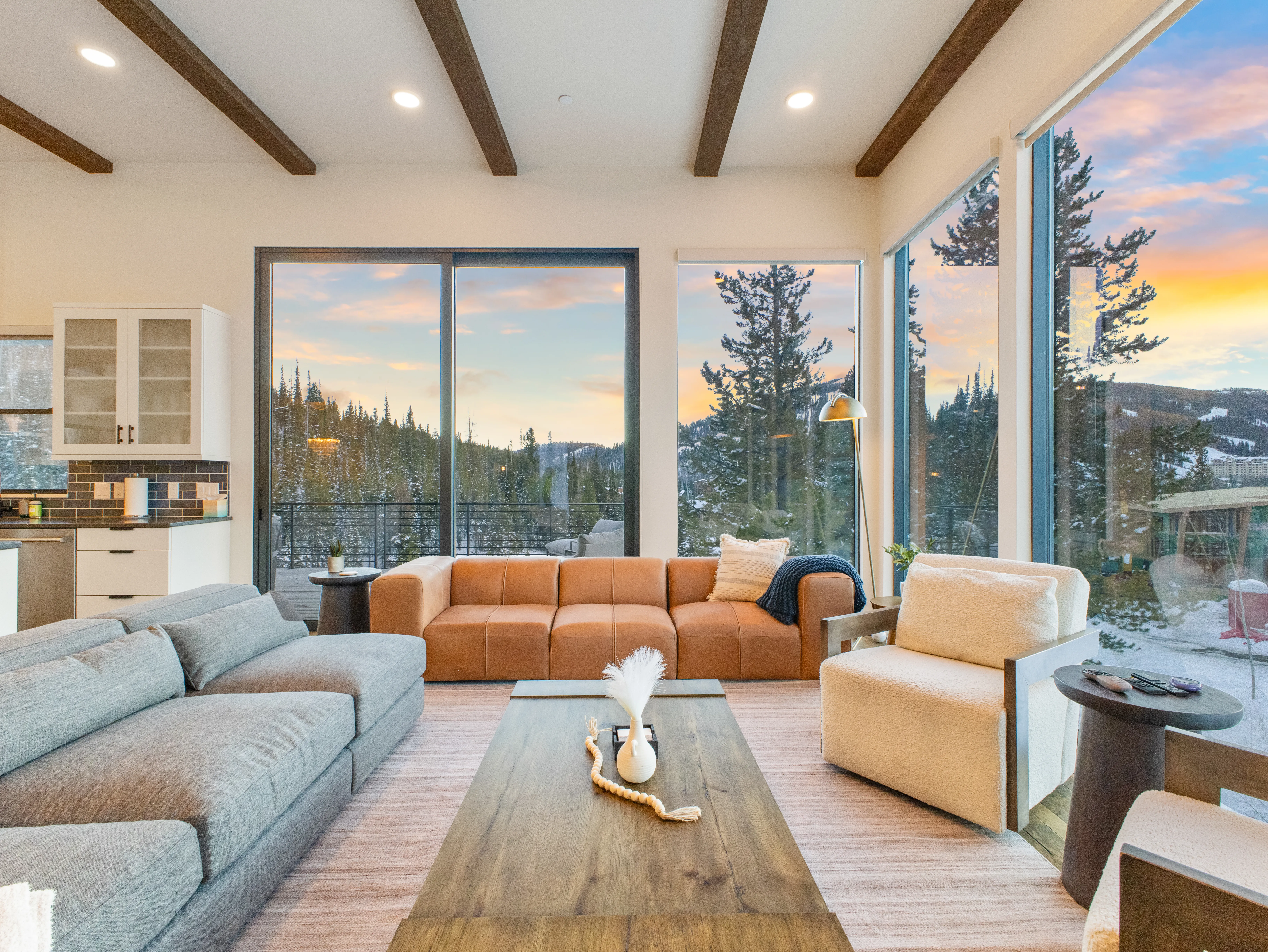 Spruce Terrace Eagle Maple - Image 1
