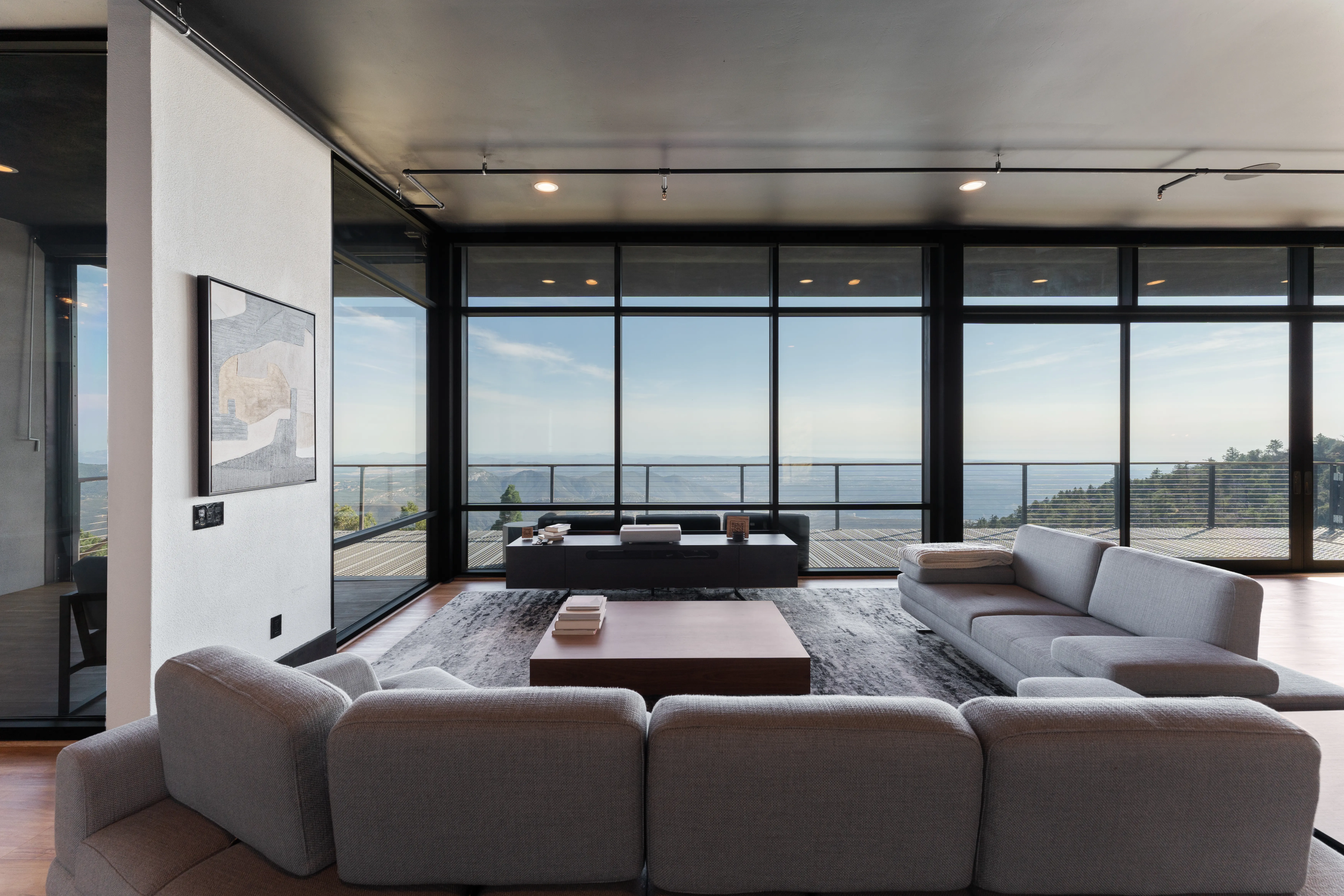 Modern Nest Harborview - Image 4