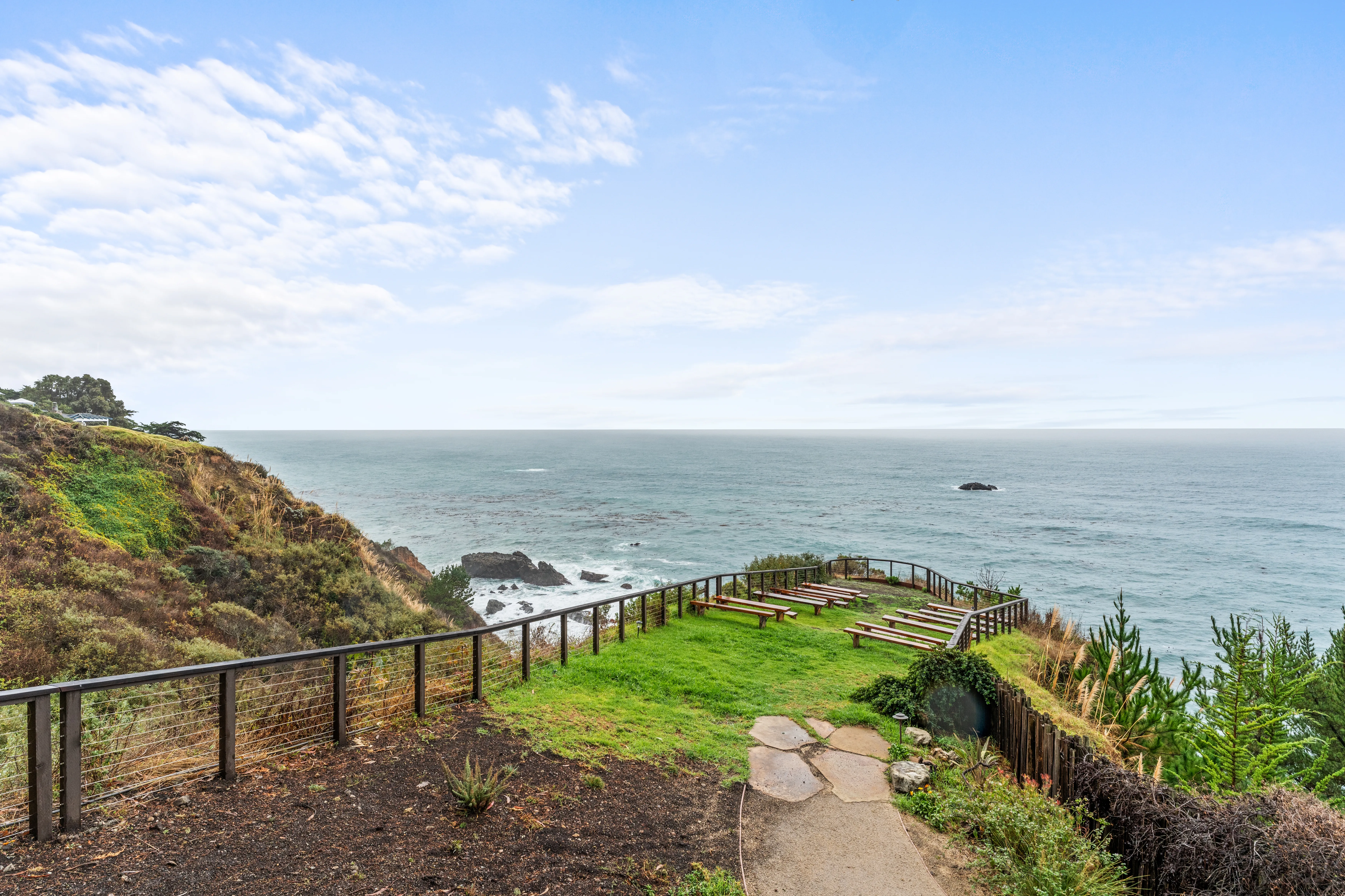 Stunning Bluff Oasis Rustic - Image 5