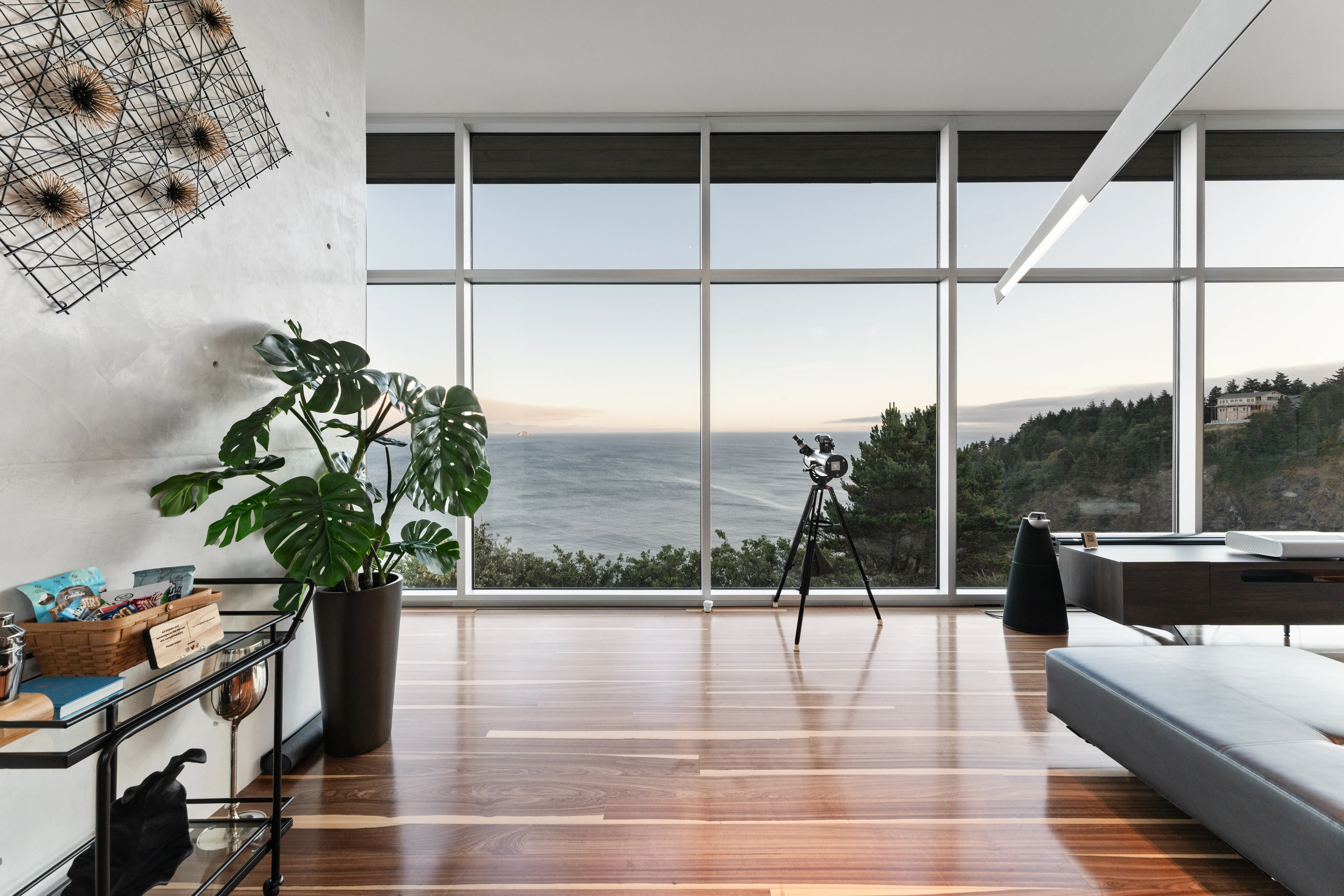 Modern Canyon - Image 4