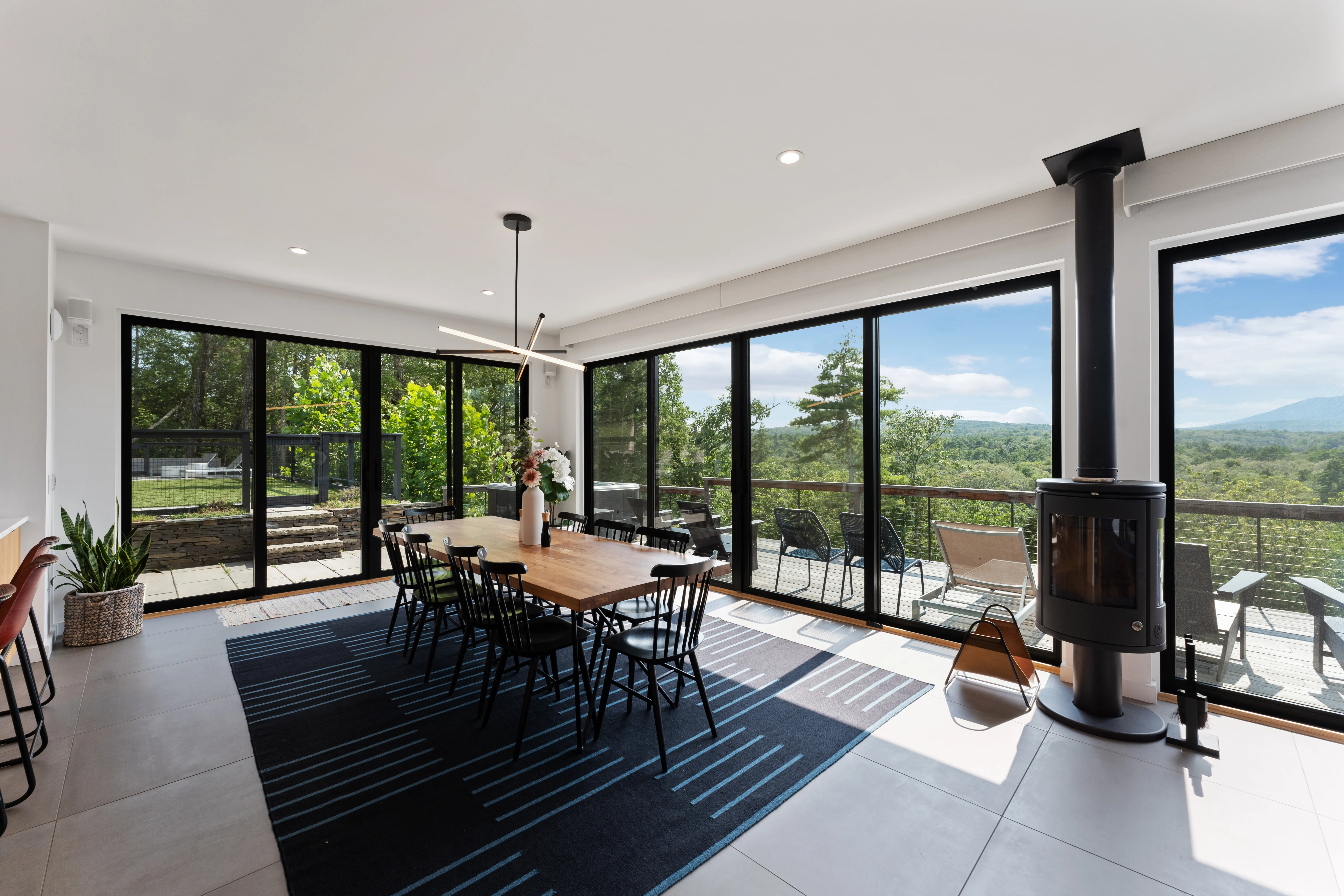 Sunrise Panorama Hideout - Image 4