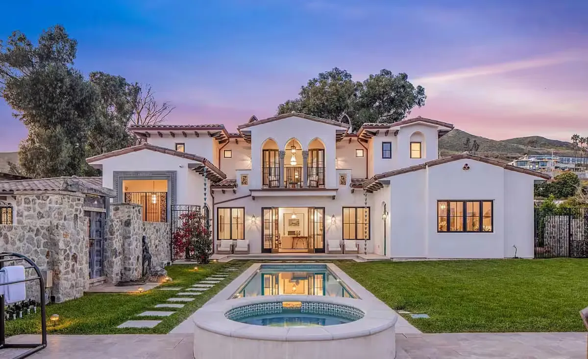 Oasis Bluestone Peak - Image 1