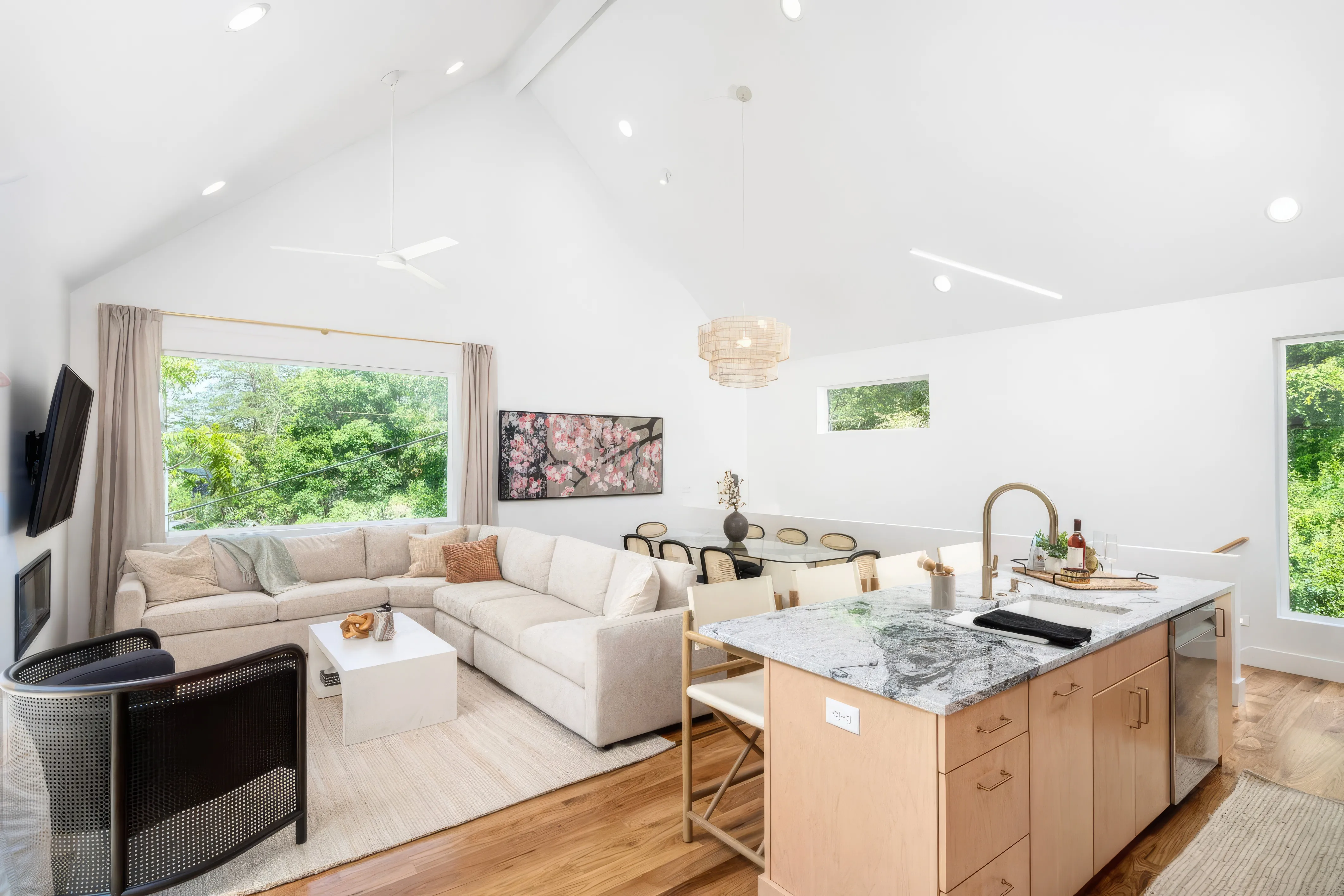 Bluestone Estate Rustic - Image 4
