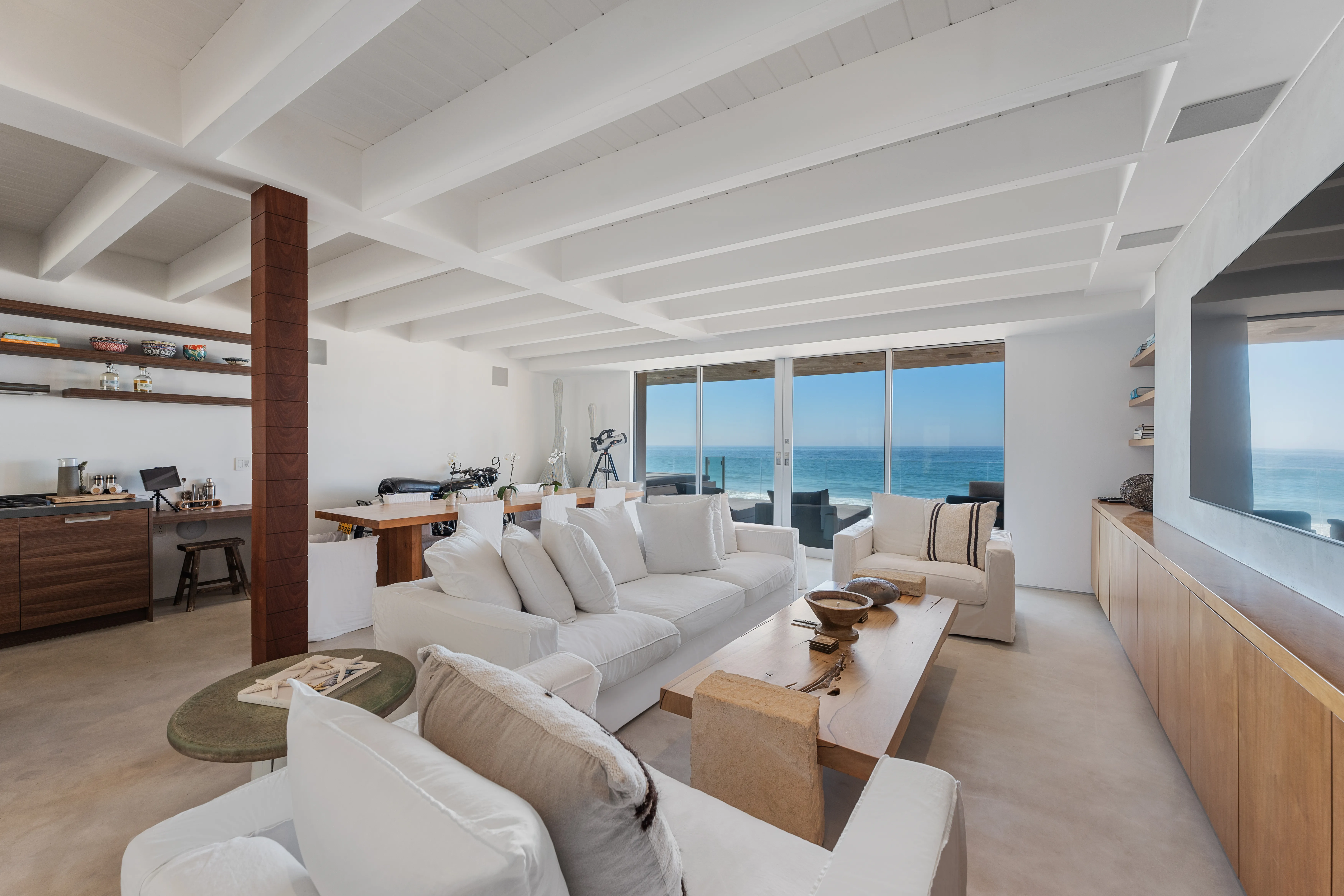 Beachside Canyon Cottage - Image 4