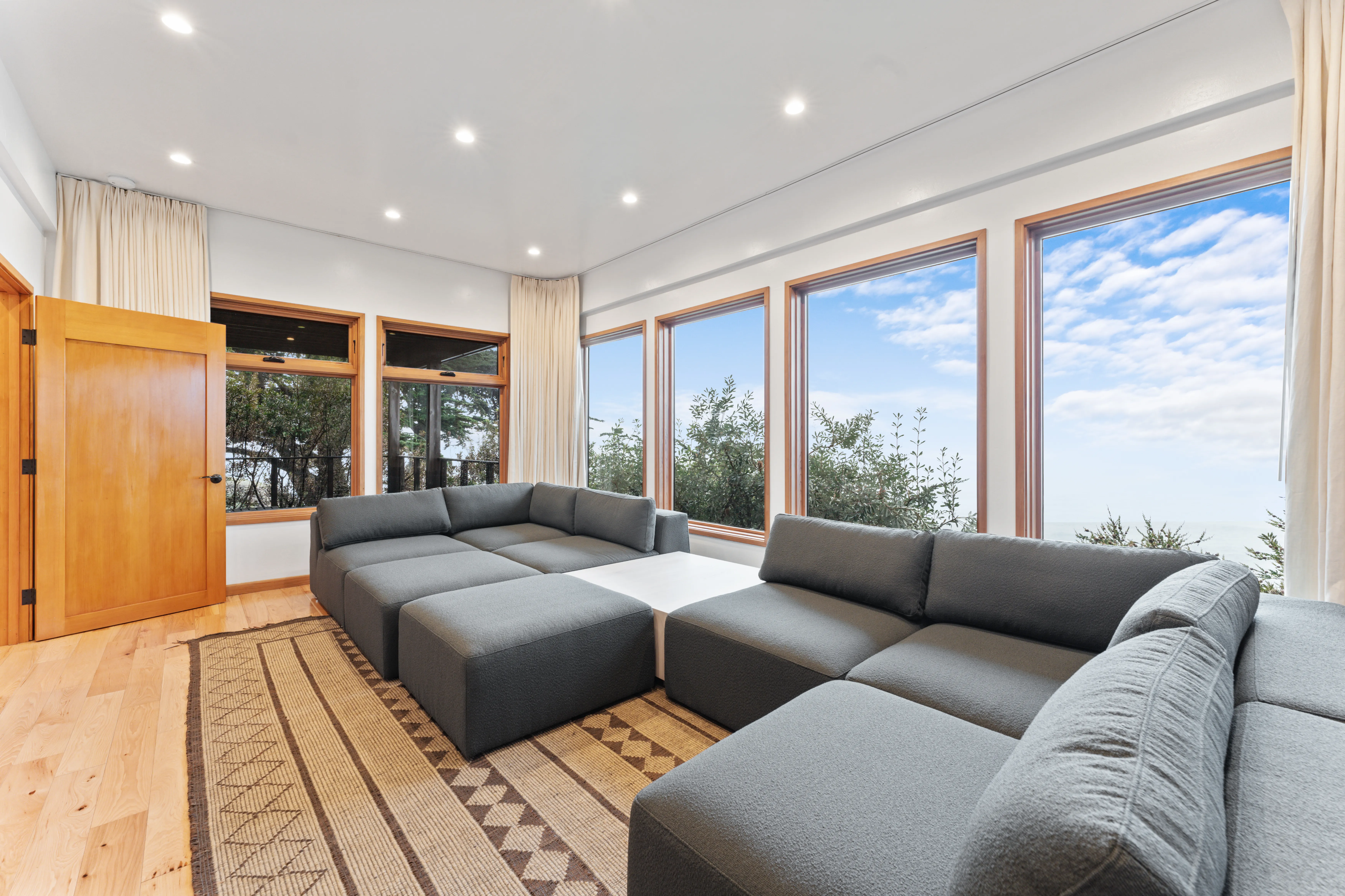 Oceanfront Sands - Image 5