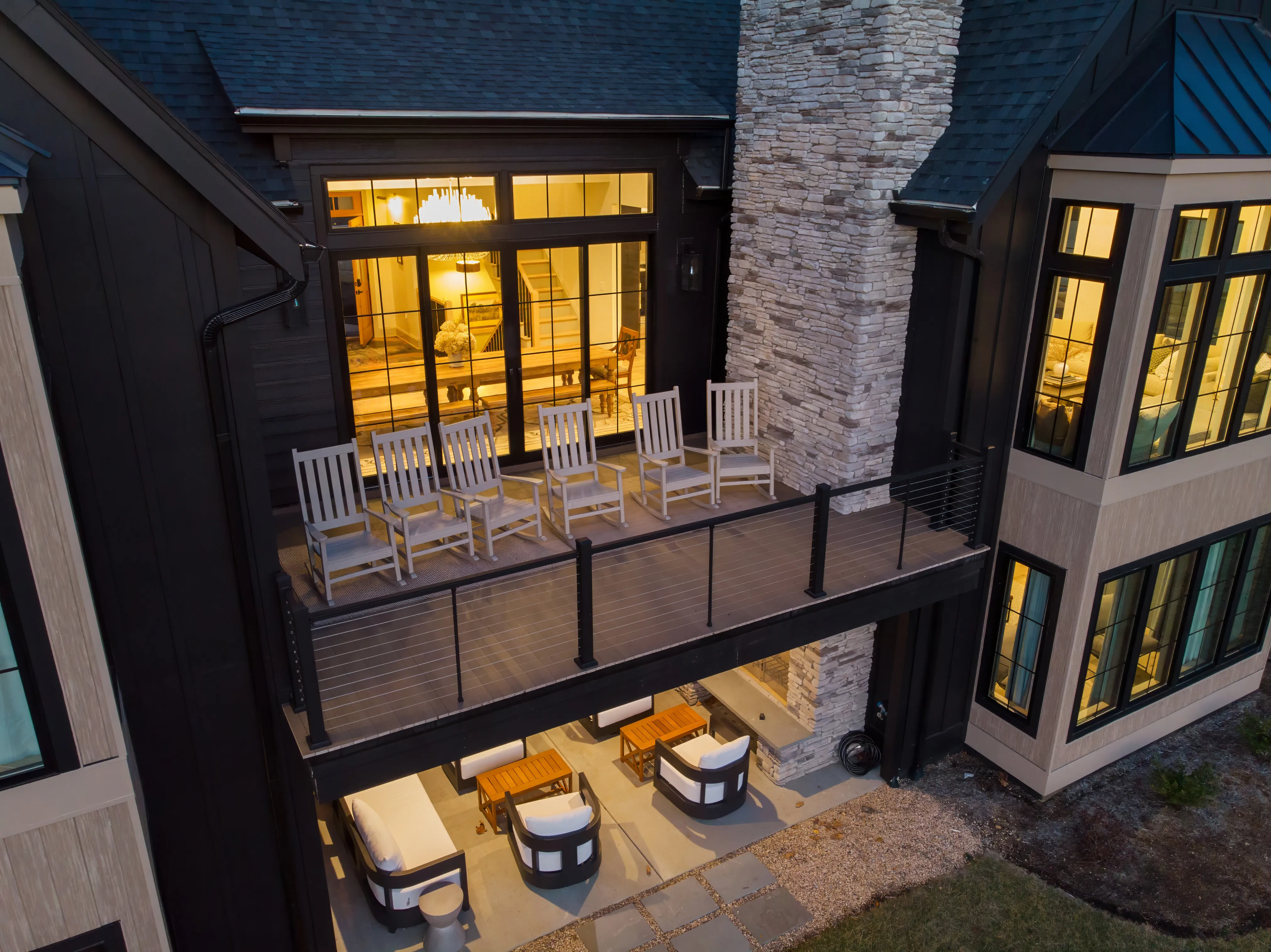Modern Harborlight Harborhouse - Image 4