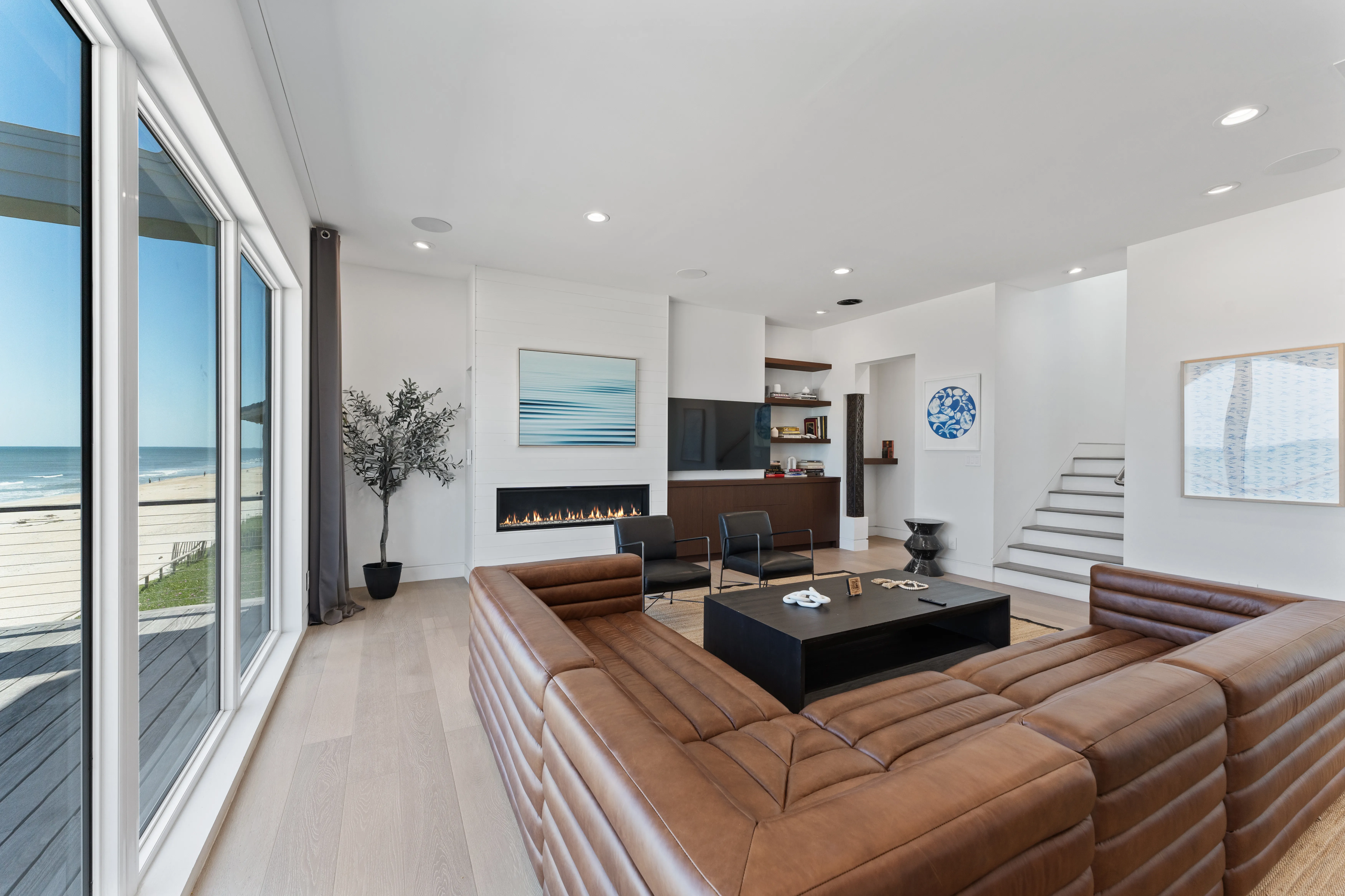 Highlands Modern Timber Landing - Image 3
