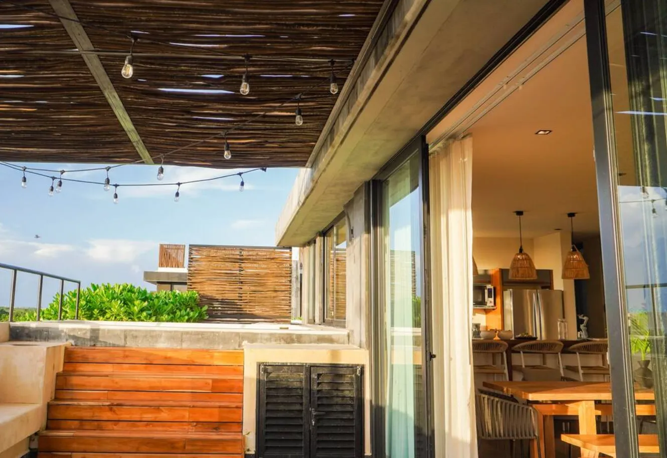 Serene Lookout Chic Harborhouse - Image 4