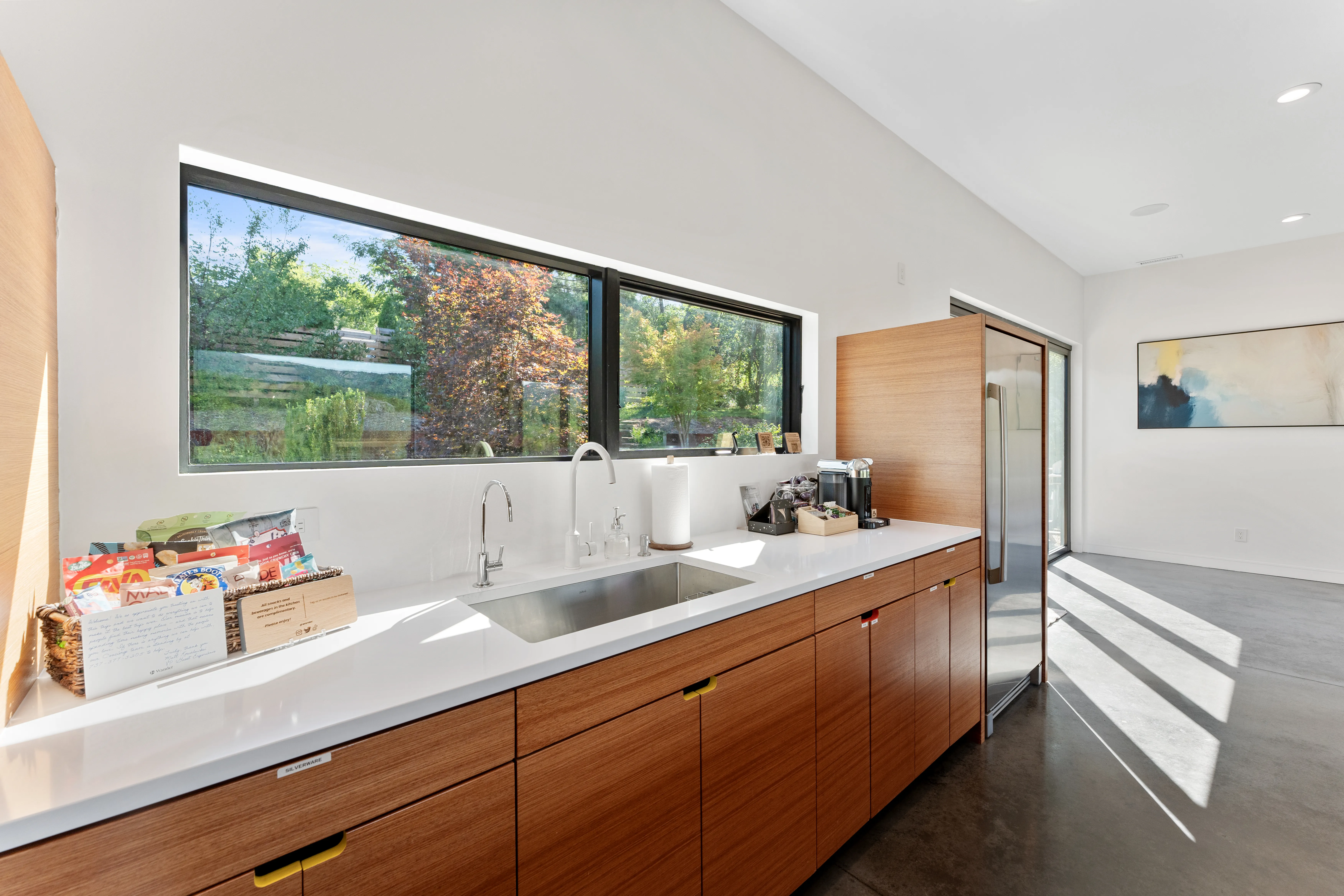 Chic Boardwalk Cottage Coastal - Image 1