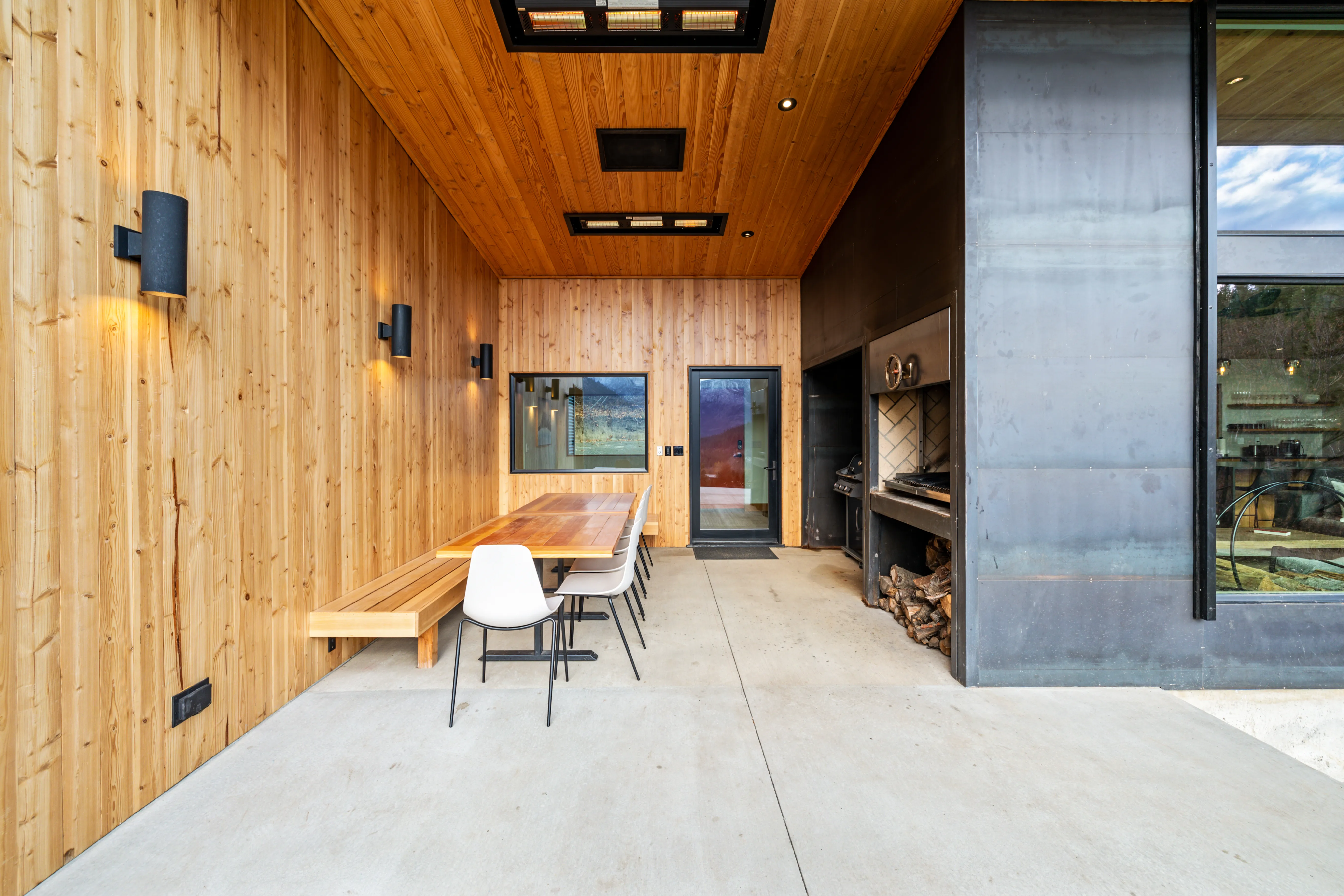 Chic Highlands Oasis Terrace - Image 4