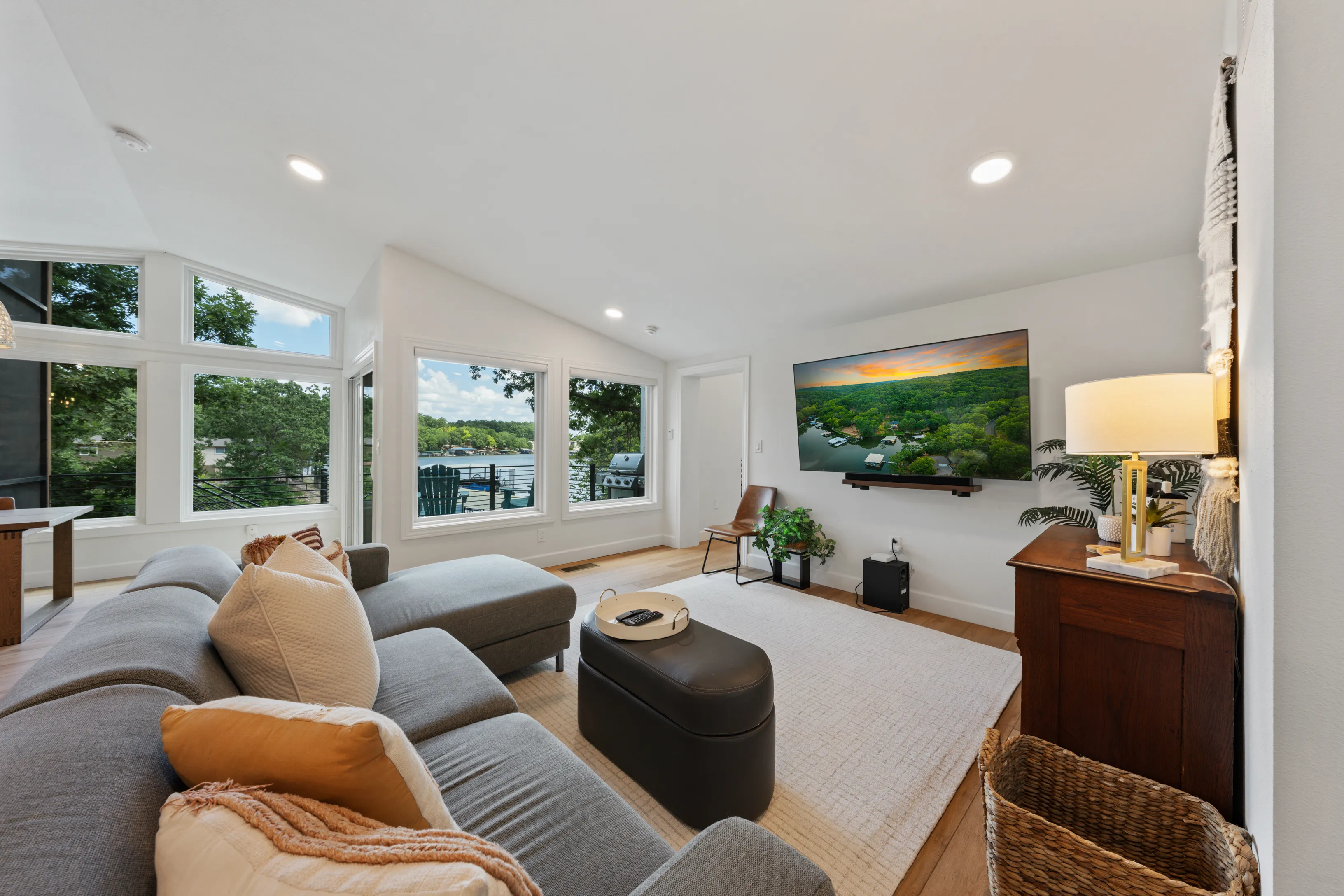 Cloudnine Spruce Hideout - Image 2
